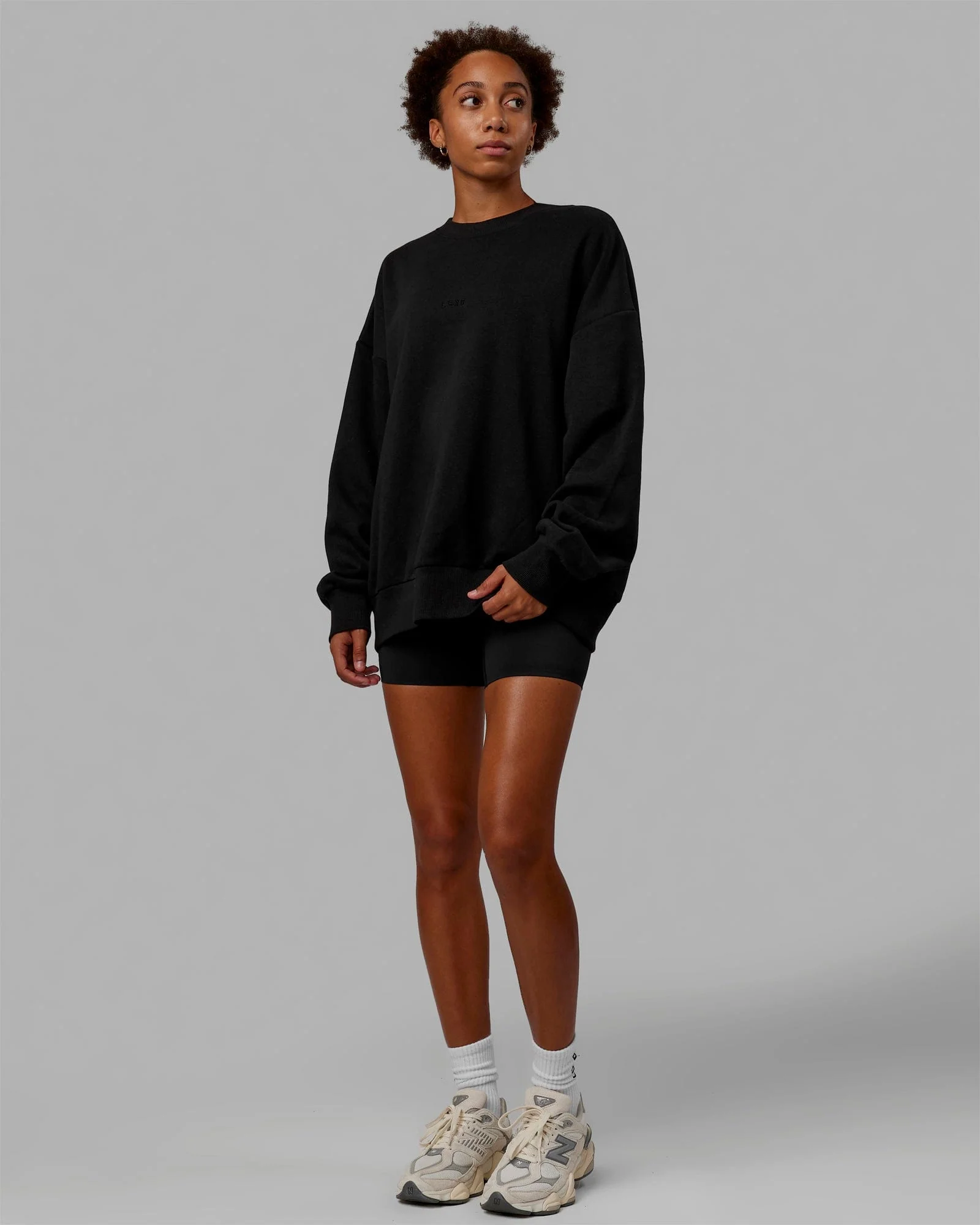 3421-mvp-oversized-sweater-black-5.webp MVP Oversized Sweater - Black