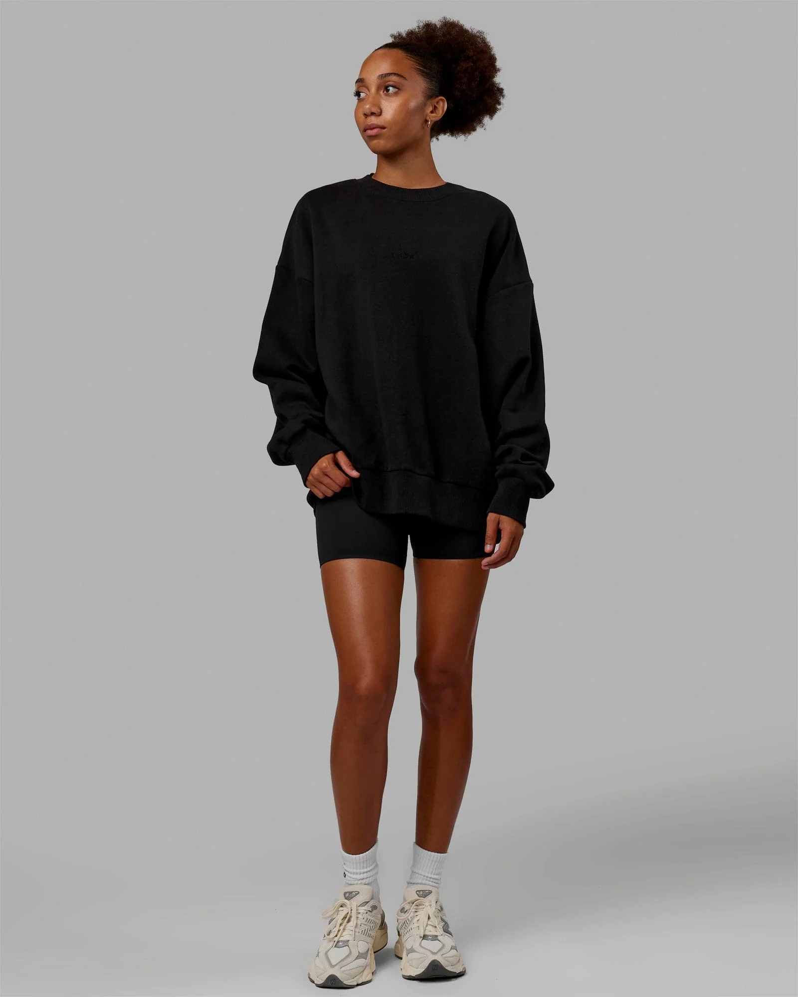 3421-mvp-oversized-sweater-black-7.webp MVP Oversized Sweater - Black