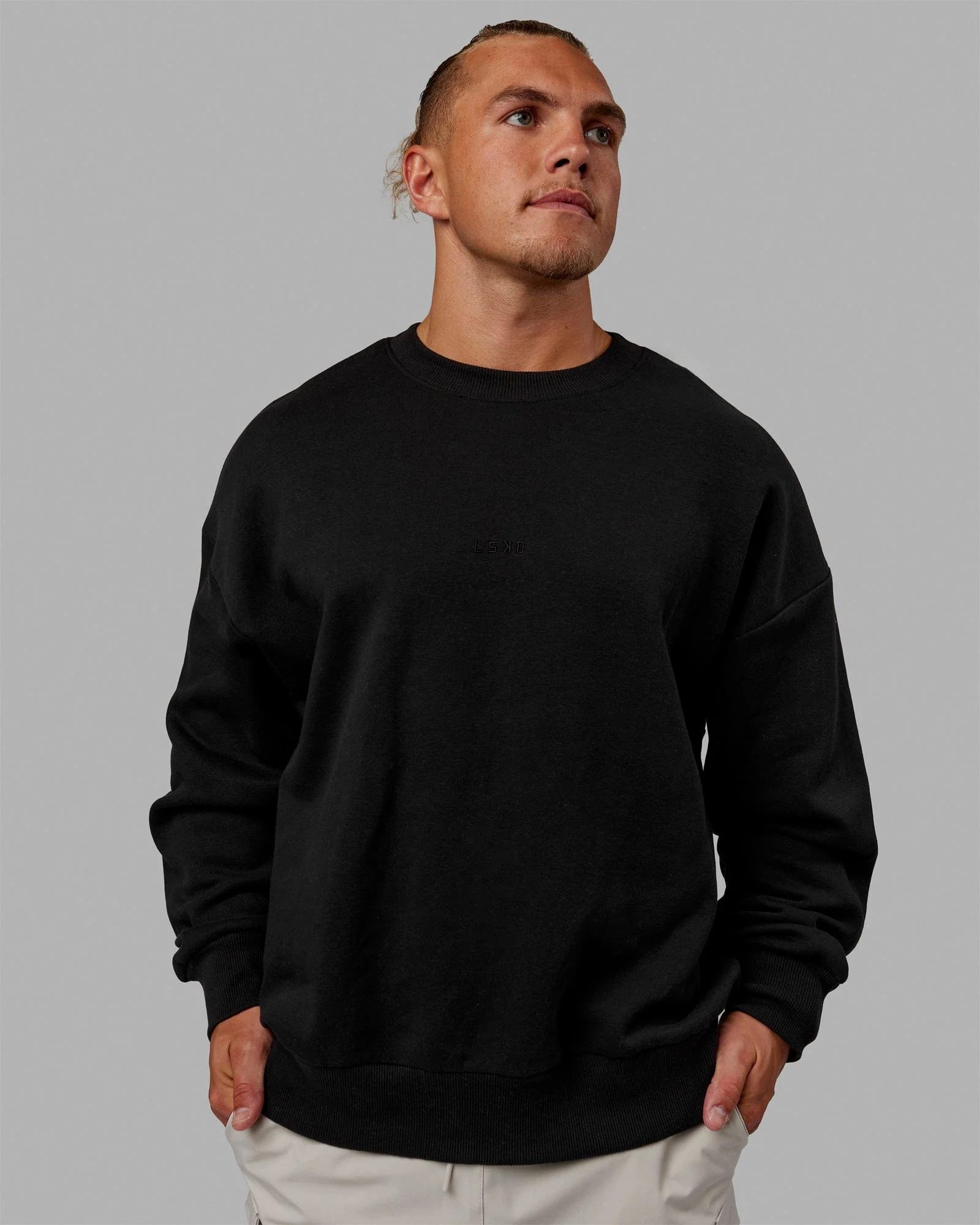 3421-mvp-oversized-sweater-black-8.webp MVP Oversized Sweater - Black