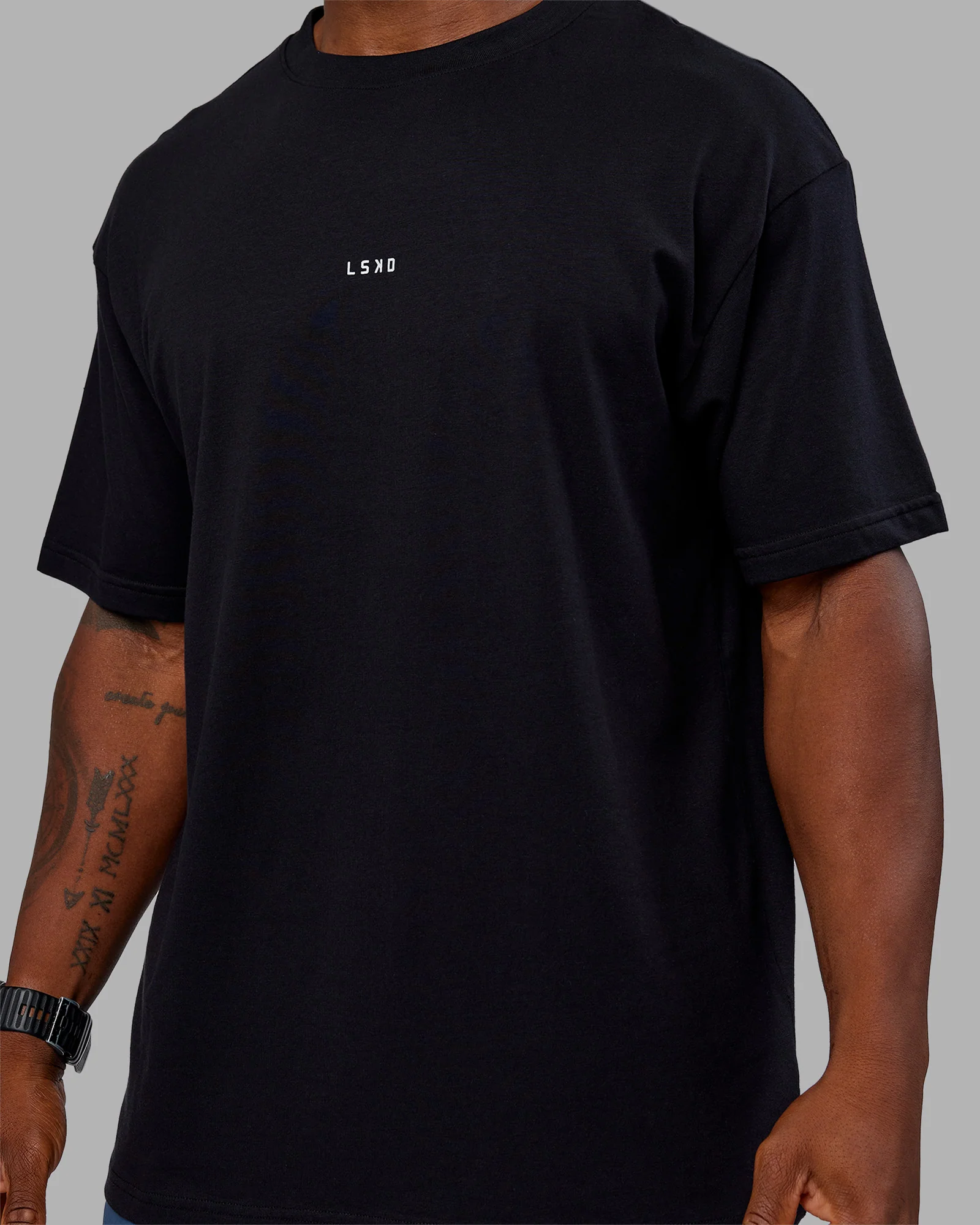 3447-base-flxcotton-tee-oversized-black-4.webp Base FLXCotton Tee Oversized - Black