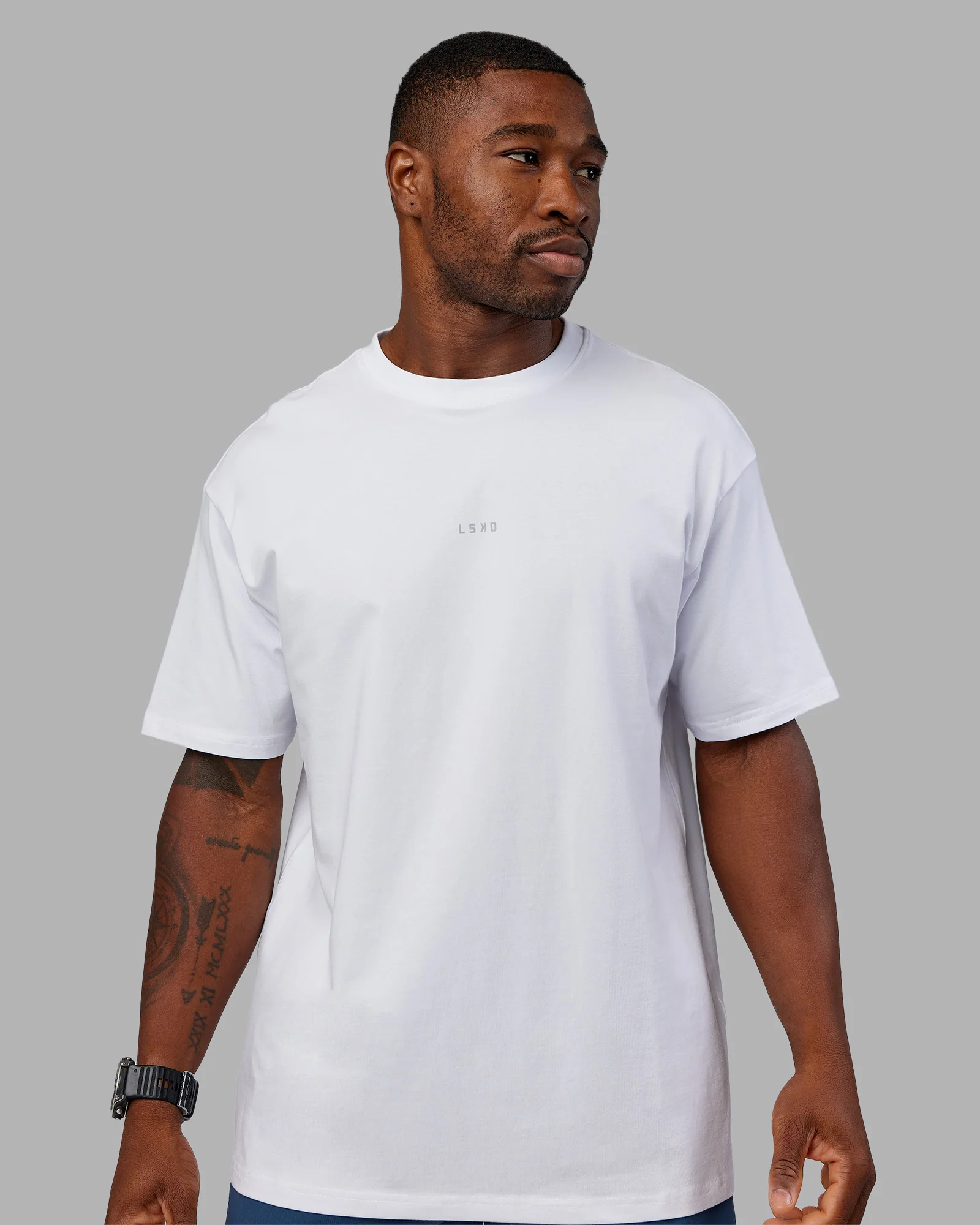 3456-base-flxcotton-tee-oversized-white-5.webp Base FLXCotton Tee Oversized - White