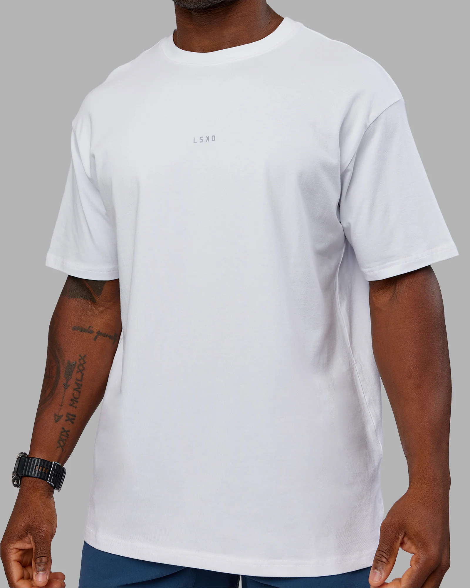3456-base-flxcotton-tee-oversized-white-7.webp Base FLXCotton Tee Oversized - White