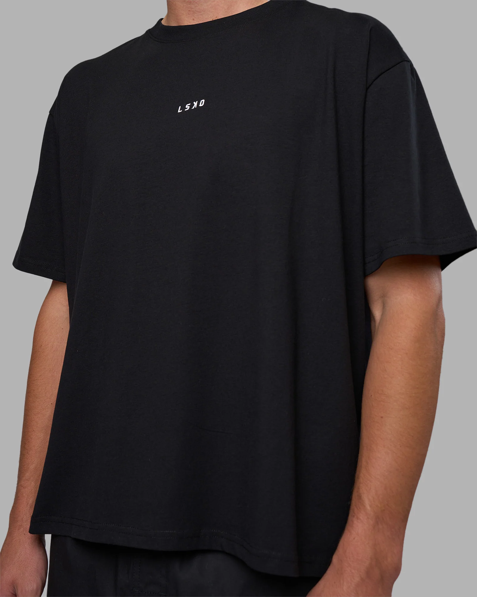 3524-go-to-flxcotton-oversized-tee-black-white-10.webp Go-To FLXCotton Oversized Tee - Black-White