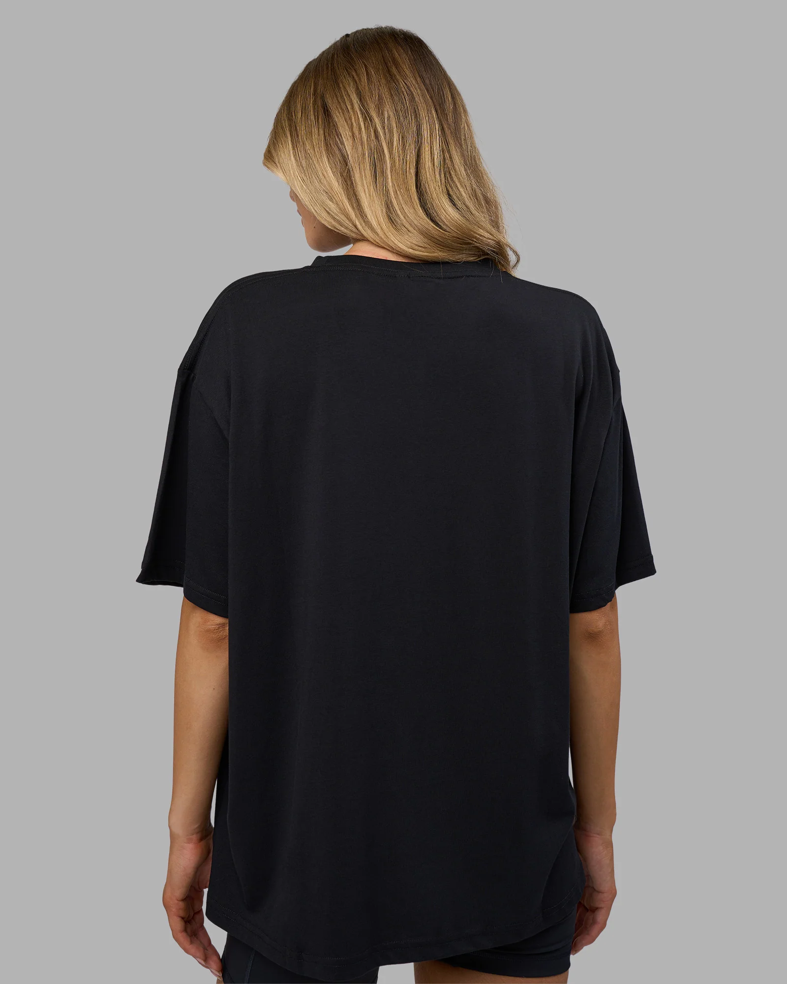 3524-go-to-flxcotton-oversized-tee-black-white-3.webp Go-To FLXCotton Oversized Tee - Black-White