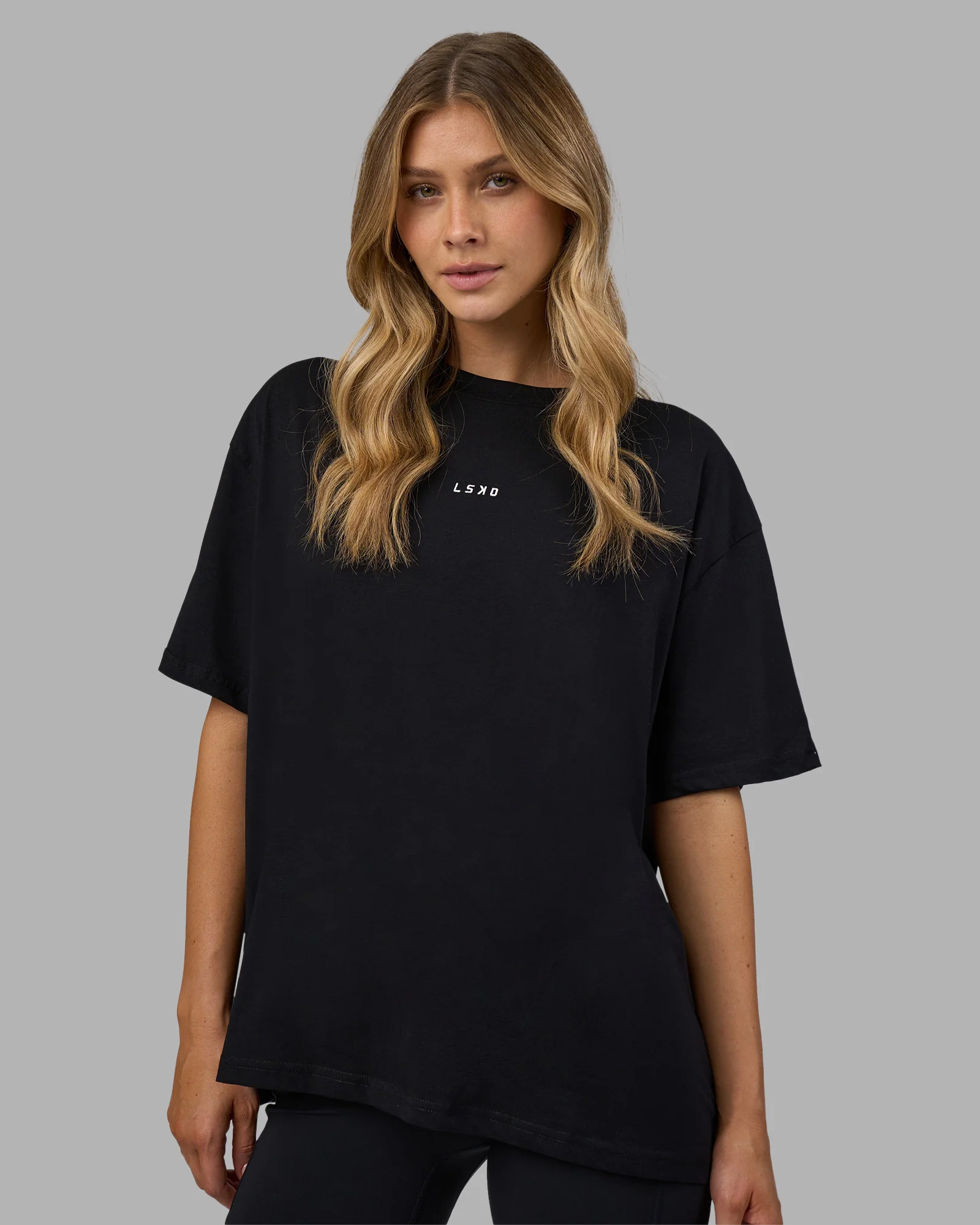 3524-go-to-flxcotton-oversized-tee-black-white-4.webp Go-To FLXCotton Oversized Tee - Black-White