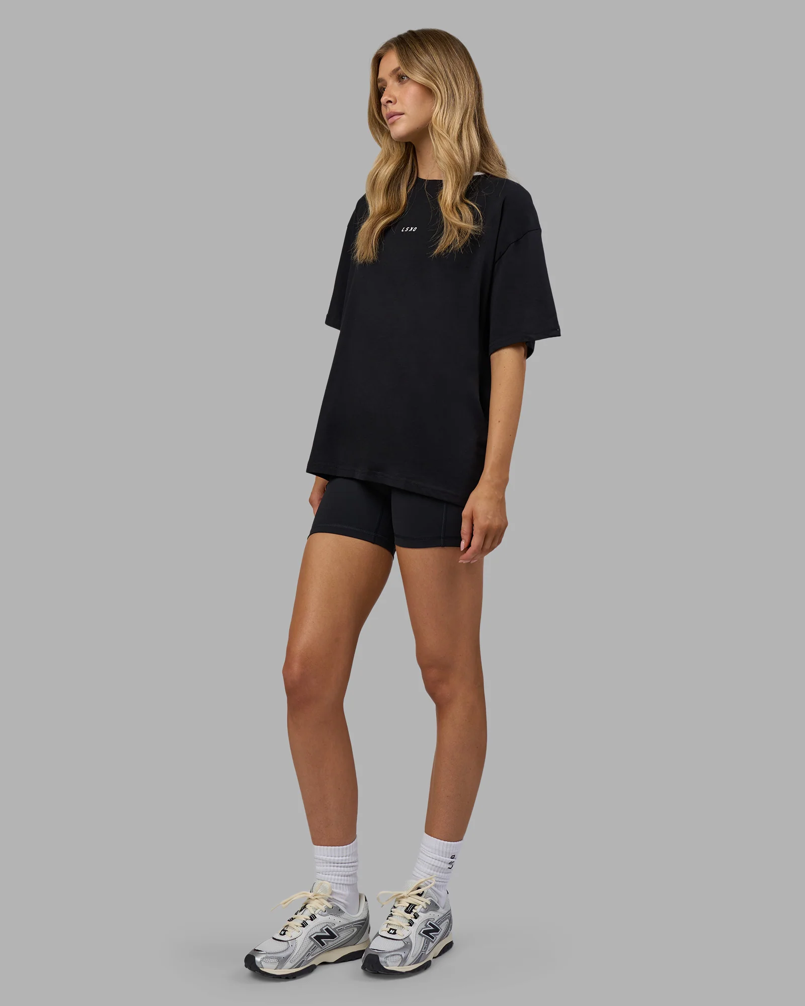 3524-go-to-flxcotton-oversized-tee-black-white-5.webp Go-To FLXCotton Oversized Tee - Black-White