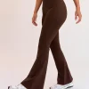 356-fusion-v-contour-high-rise-flared-petite-legging-pockets-hot-chocolate-1.webp Fusion V-Contour High-Rise Flared Petite Legging Pockets - Hot Chocolate