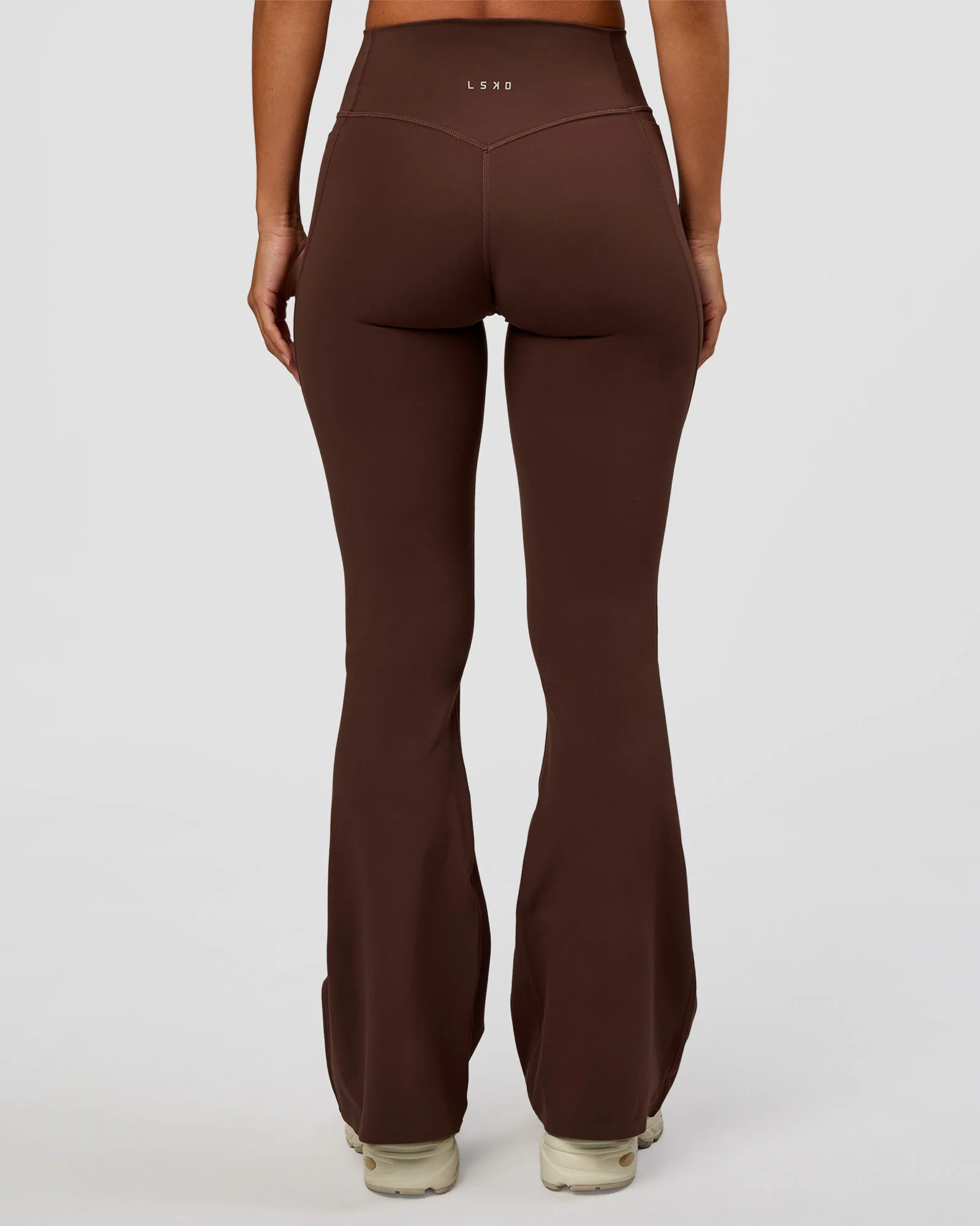 356-fusion-v-contour-high-rise-flared-petite-legging-pockets-hot-chocolate-6.webp Fusion V-Contour High-Rise Flared Petite Legging Pockets - Hot Chocolate