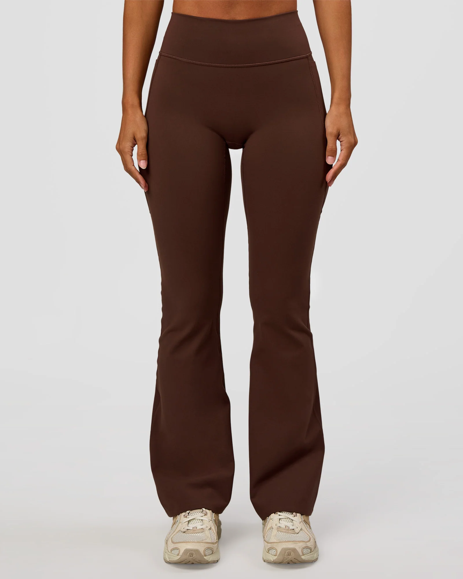 356-fusion-v-contour-high-rise-flared-petite-legging-pockets-hot-chocolate-9.webp Fusion V-Contour High-Rise Flared Petite Legging Pockets - Hot Chocolate