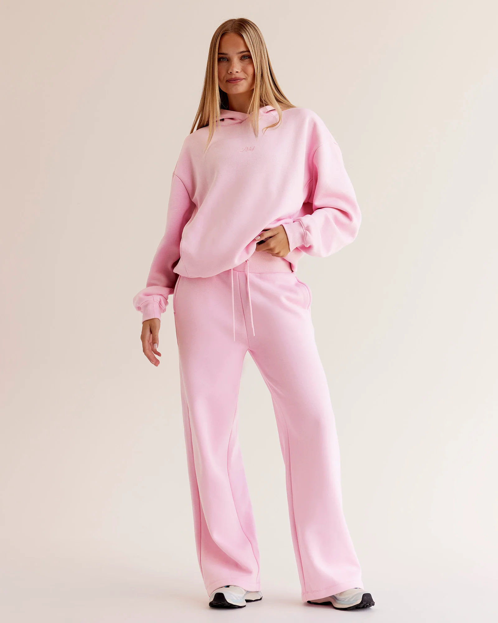 3617-go-to-script-oversized-hoodie-marshmallow-2.webp Go-To Script Oversized Hoodie - Marshmallow