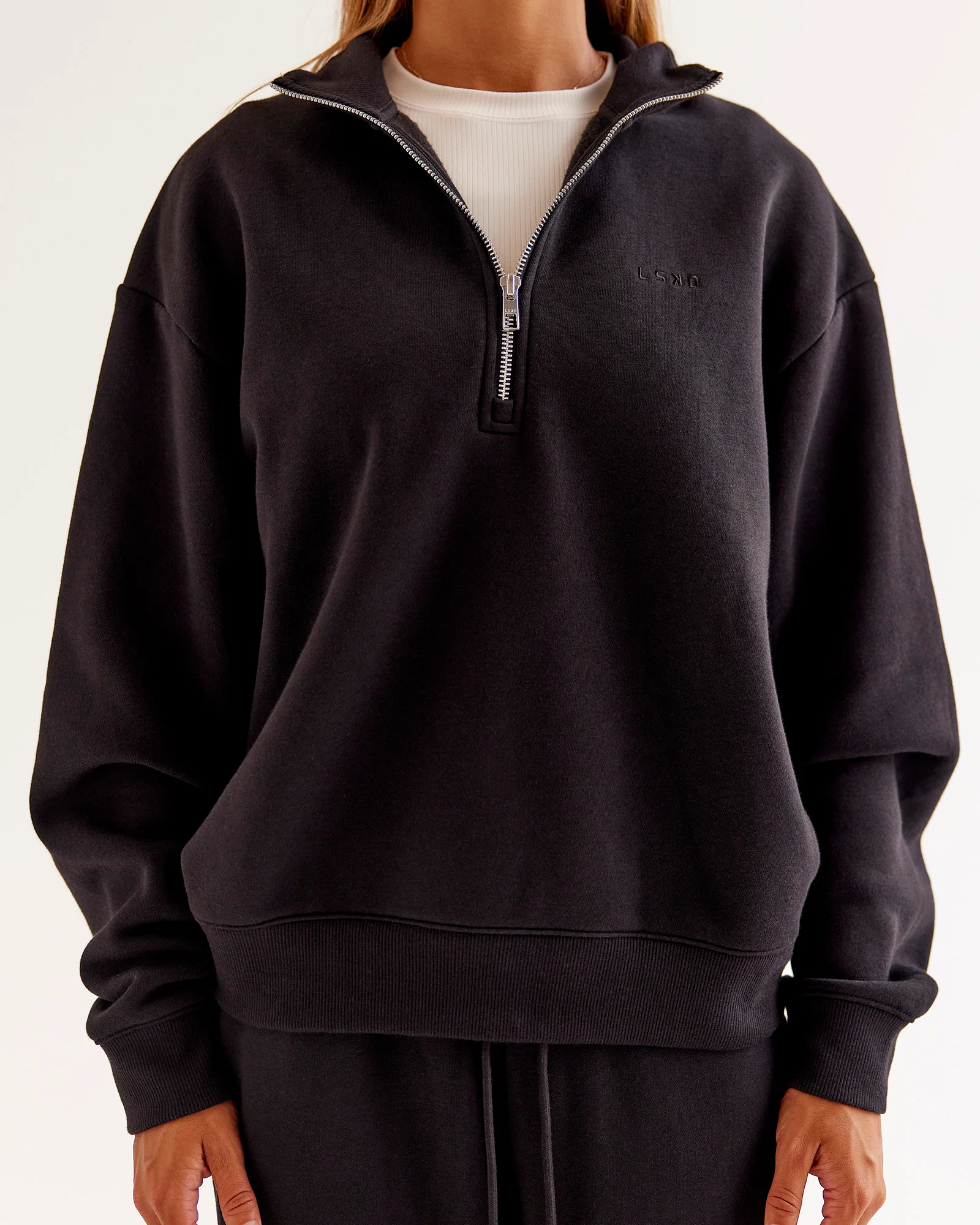 3626-go-to-oversized-quarter-zip-sweater-black-6.webp Go-To Oversized Quarter Zip Sweater - Black