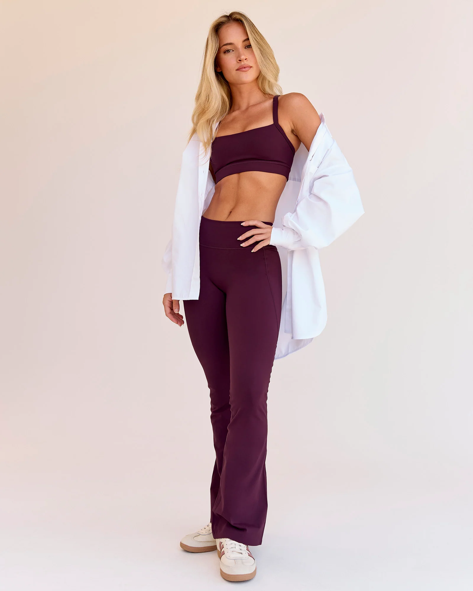 365-fusion-v-contour-high-rise-flared-petite-legging-pockets-cherry-lacquer-1.webp Fusion V-Contour High-Rise Flared Petite Legging Pockets - Cherry Lacquer