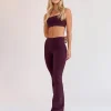 365-fusion-v-contour-high-rise-flared-petite-legging-pockets-cherry-lacquer-10.webp Fusion V-Contour High-Rise Flared Petite Legging Pockets - Cherry Lacquer