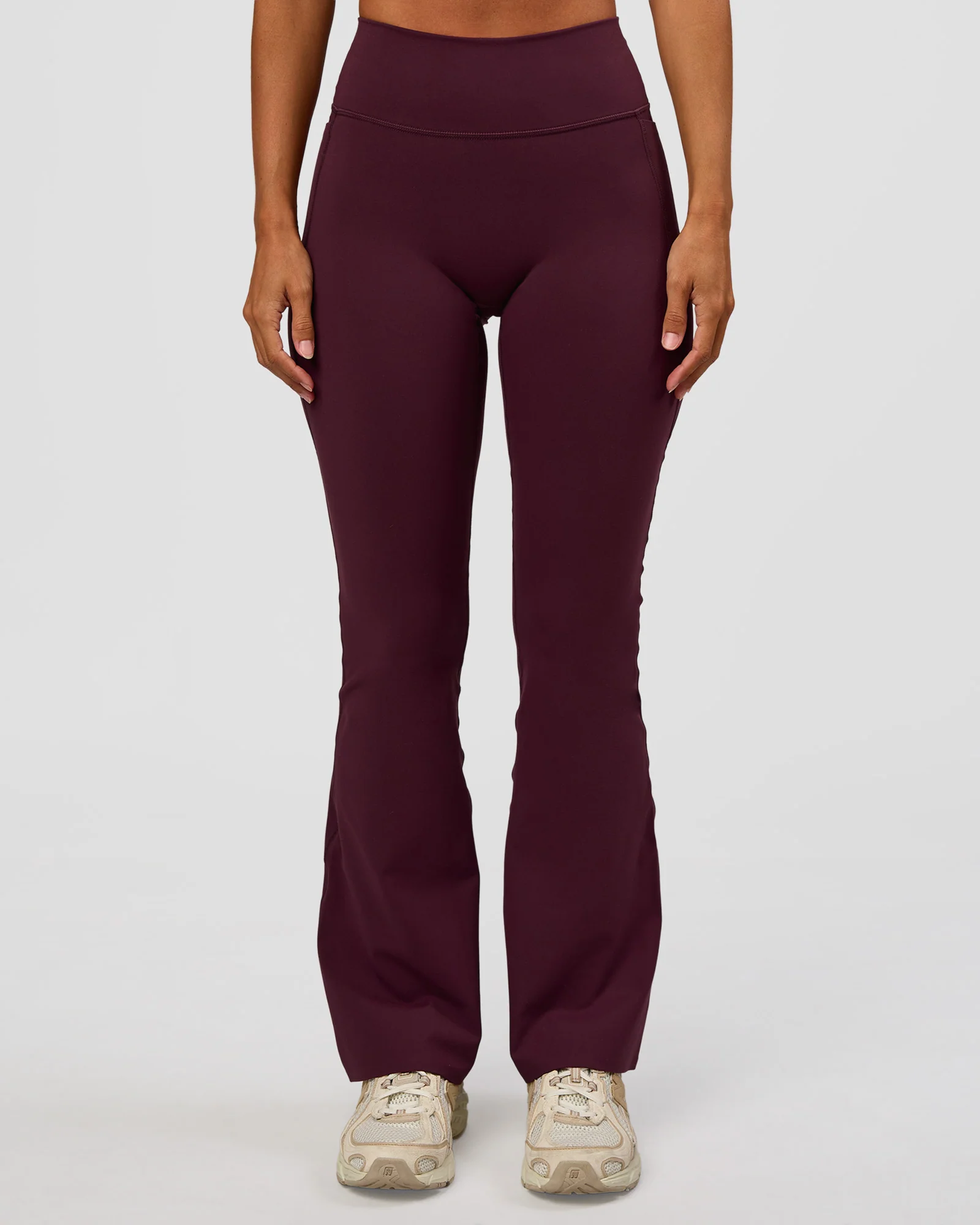 365-fusion-v-contour-high-rise-flared-petite-legging-pockets-cherry-lacquer-11.webp Fusion V-Contour High-Rise Flared Petite Legging Pockets - Cherry Lacquer