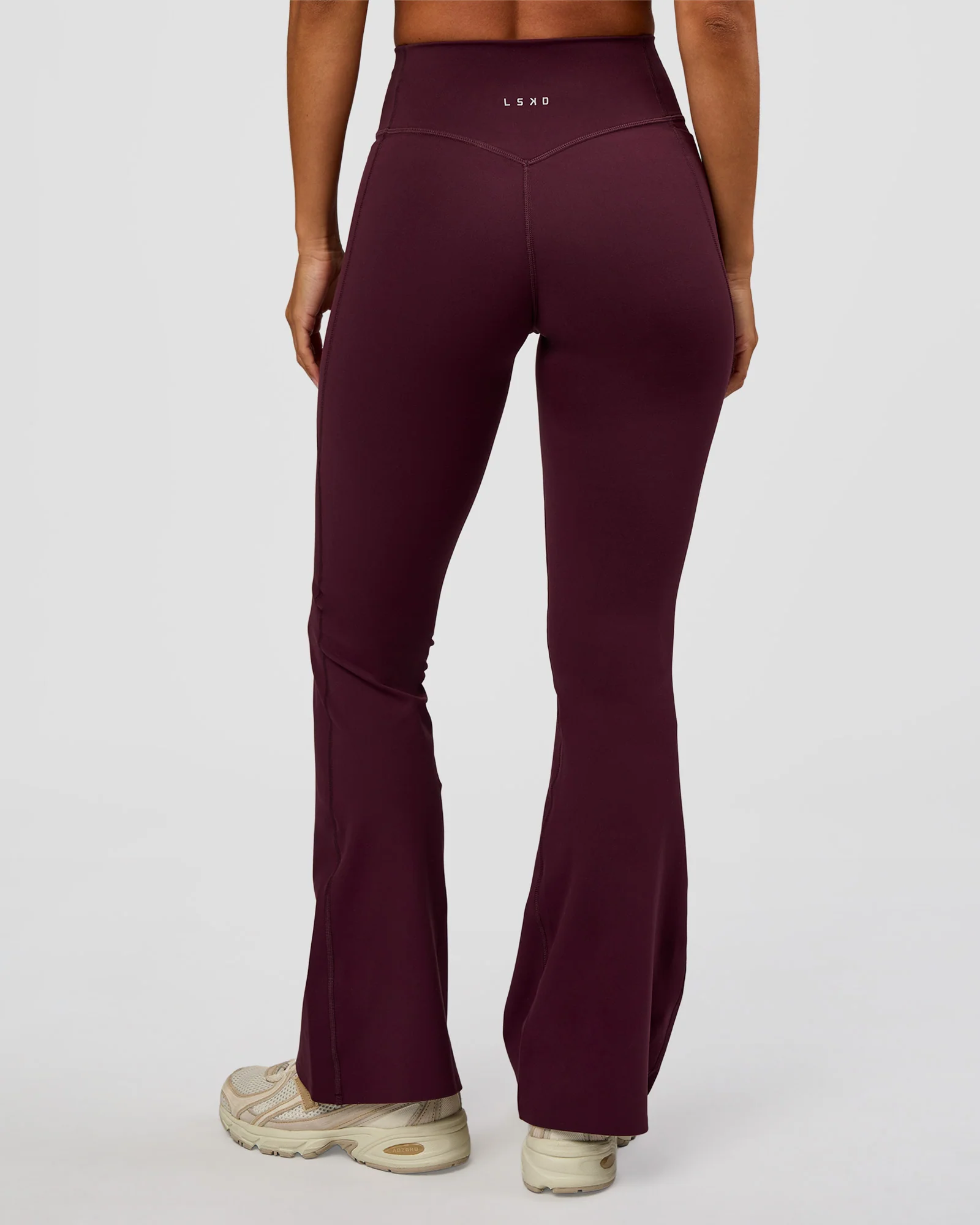 365-fusion-v-contour-high-rise-flared-petite-legging-pockets-cherry-lacquer-5.webp Fusion V-Contour High-Rise Flared Petite Legging Pockets - Cherry Lacquer