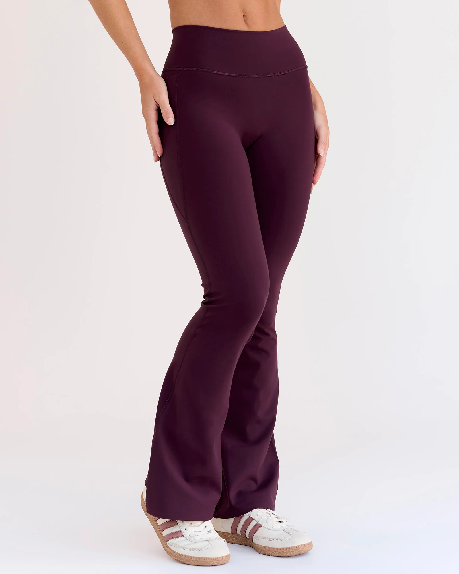 365-fusion-v-contour-high-rise-flared-petite-legging-pockets-cherry-lacquer-9.webp Fusion V-Contour High-Rise Flared Petite Legging Pockets - Cherry Lacquer