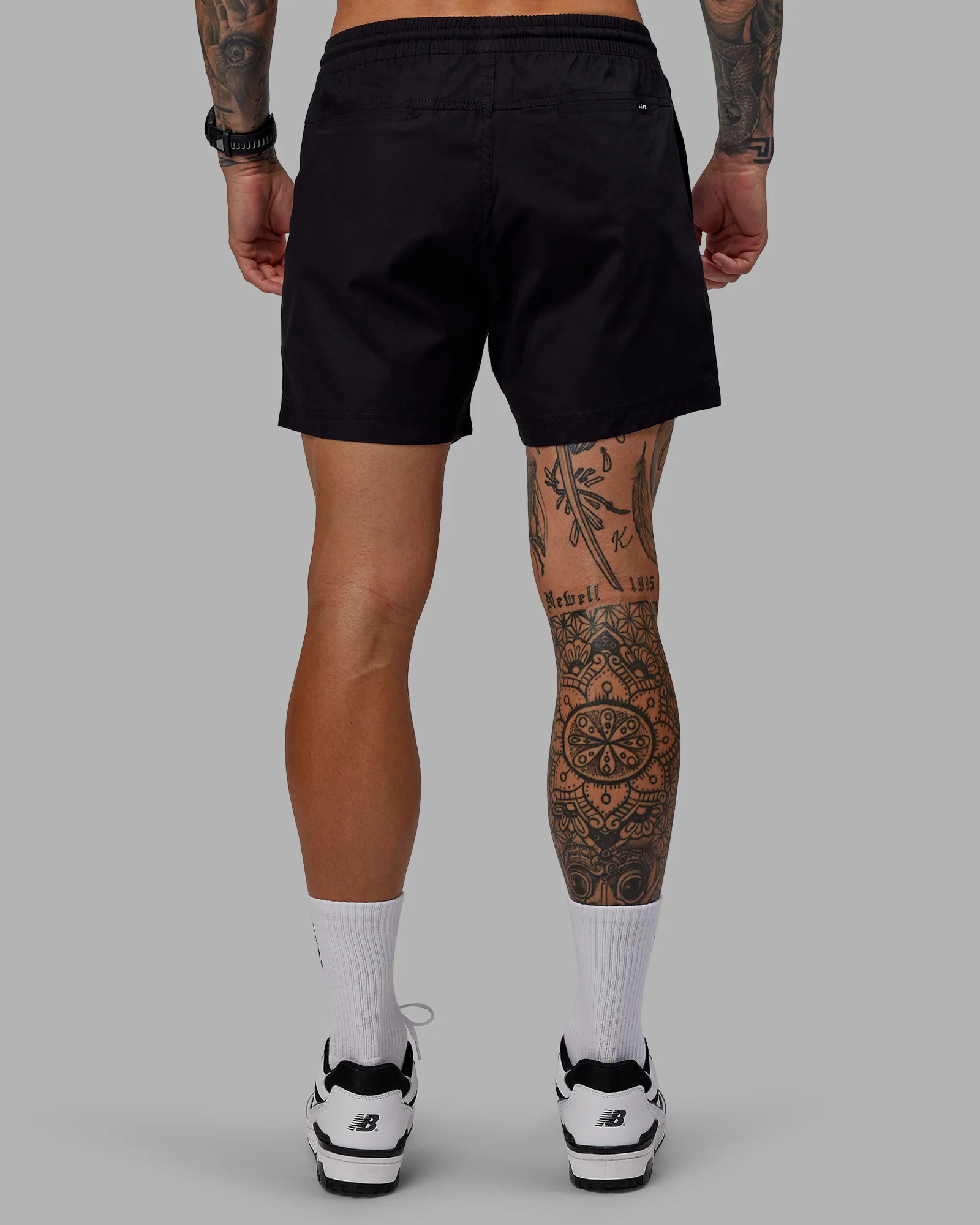 3671-daily-5-short-black-white-4.webp Daily 5" Short - Black-White