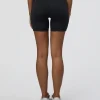 3699-fusion-ultra-high-rise-6-short-pockets-black-4.webp Fusion Ultra High-Rise 6" Short Pockets - Black
