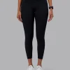 3717-rep-ultra-high-rise-7-8-legging-pockets-black-black-5.webp Rep Ultra High-Rise 7/8 Legging Pockets - Black-Black
