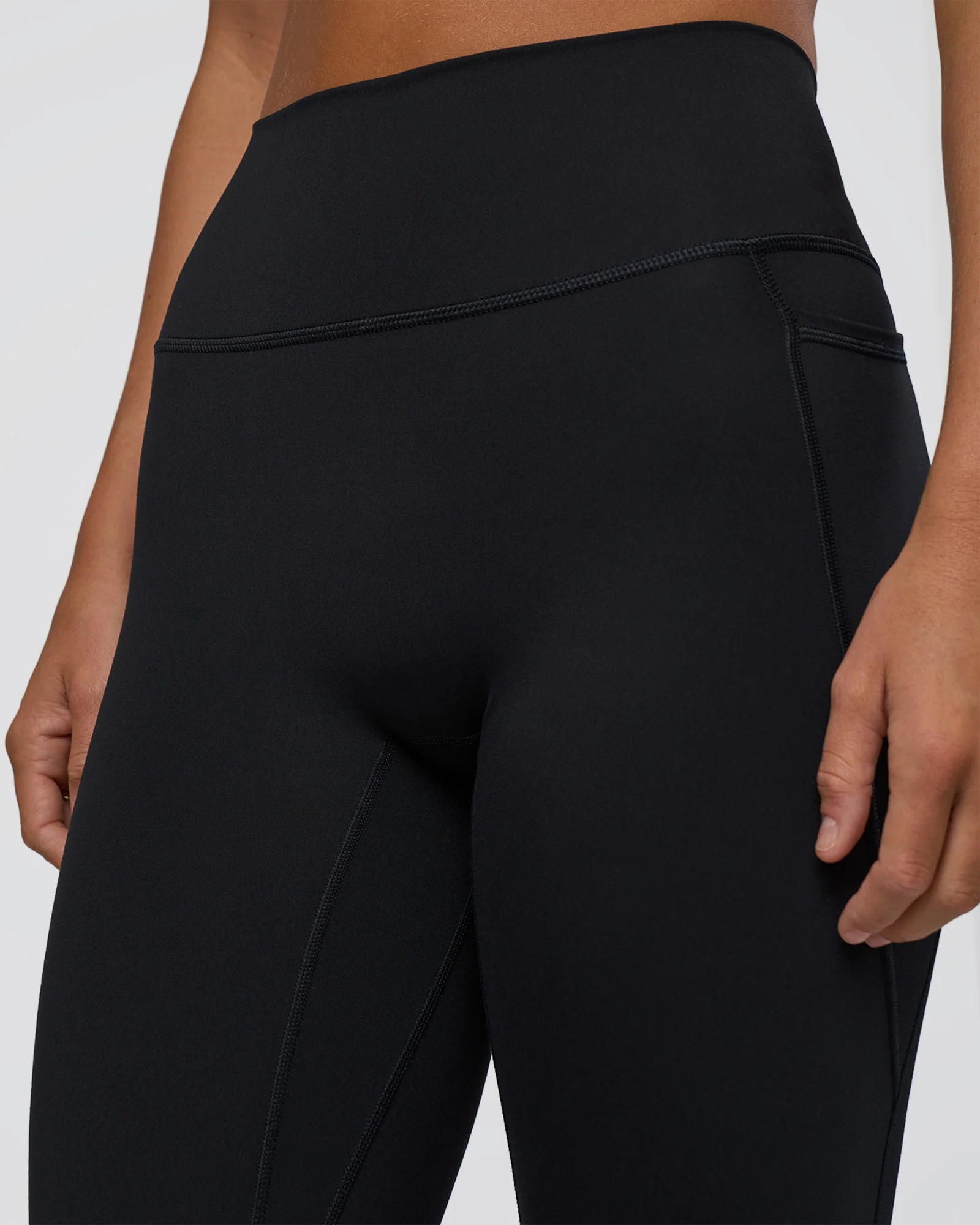 3726-fusion-ultra-high-rise-7-8-legging-pockets-black-10.webp Fusion Ultra High-Rise 7/8 Legging Pockets - Black