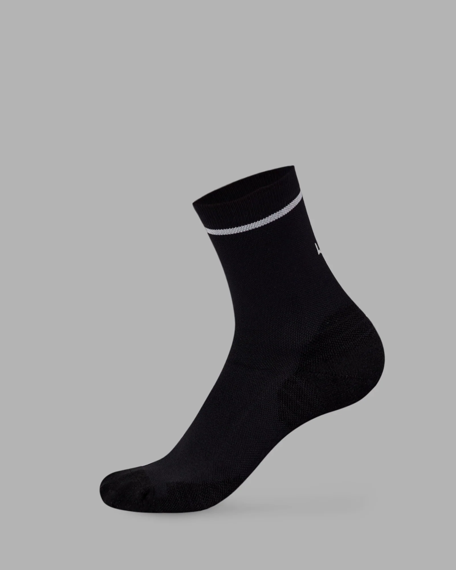 3783-fast-performance-quarter-socks-black-white-1.webp Fast Performance Quarter Socks - Black-White
