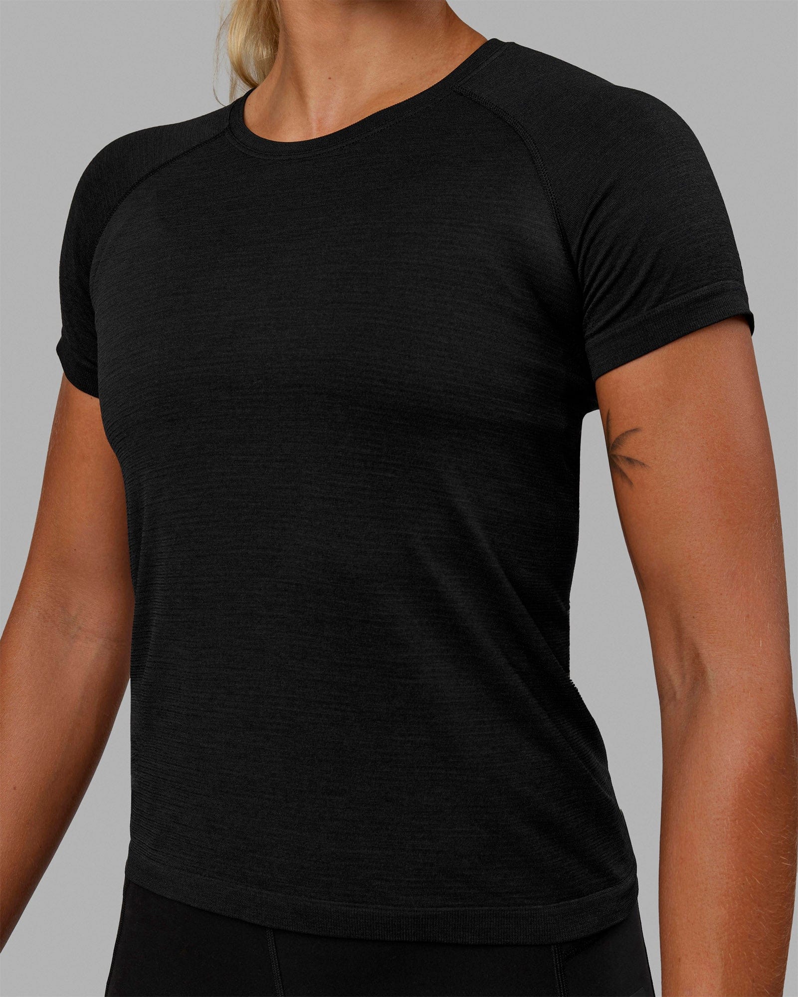 AeroFLX+ Seamless Tee - Black Marl