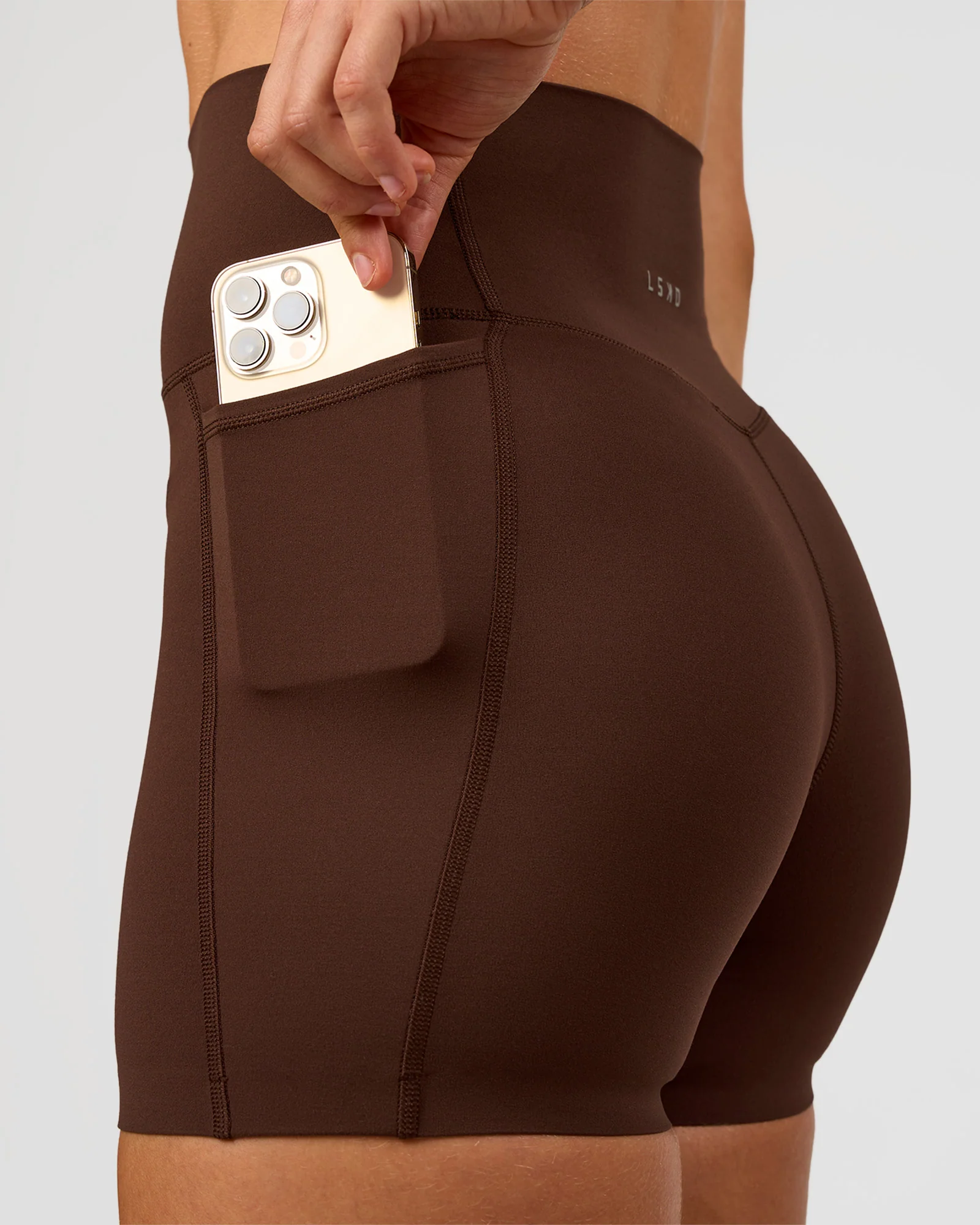 Elixir Ultra High-Rise 4" Short Pockets - Hot Chocolate