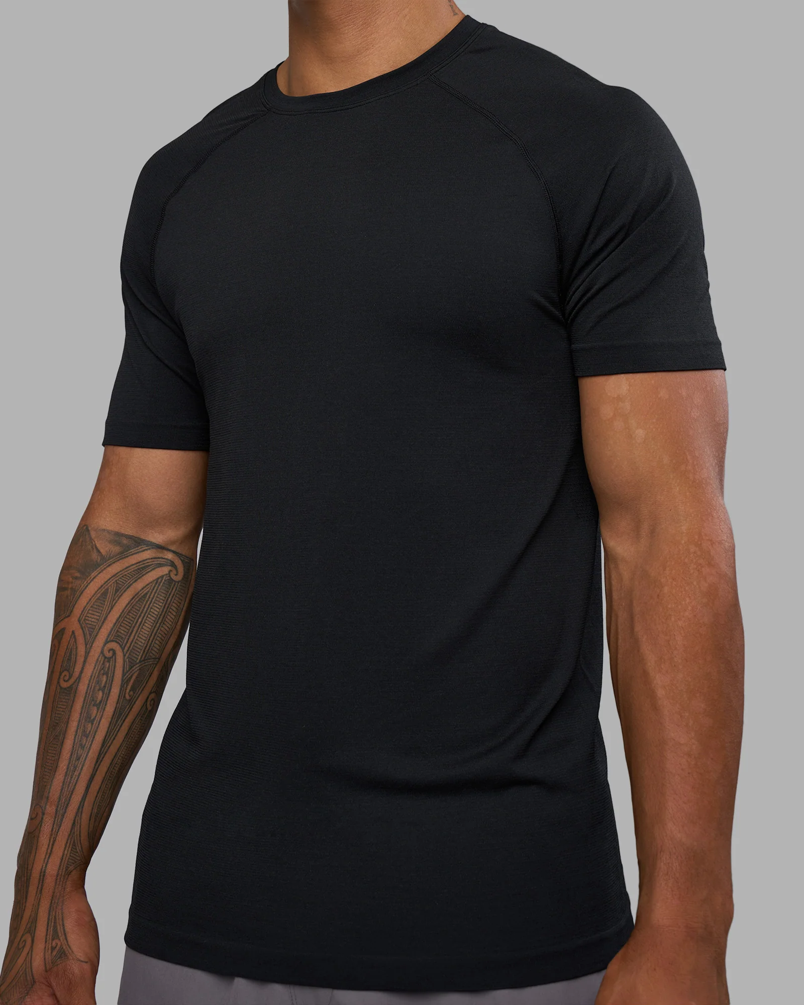 AeroFLX+ Seamless Tee - Black Marl