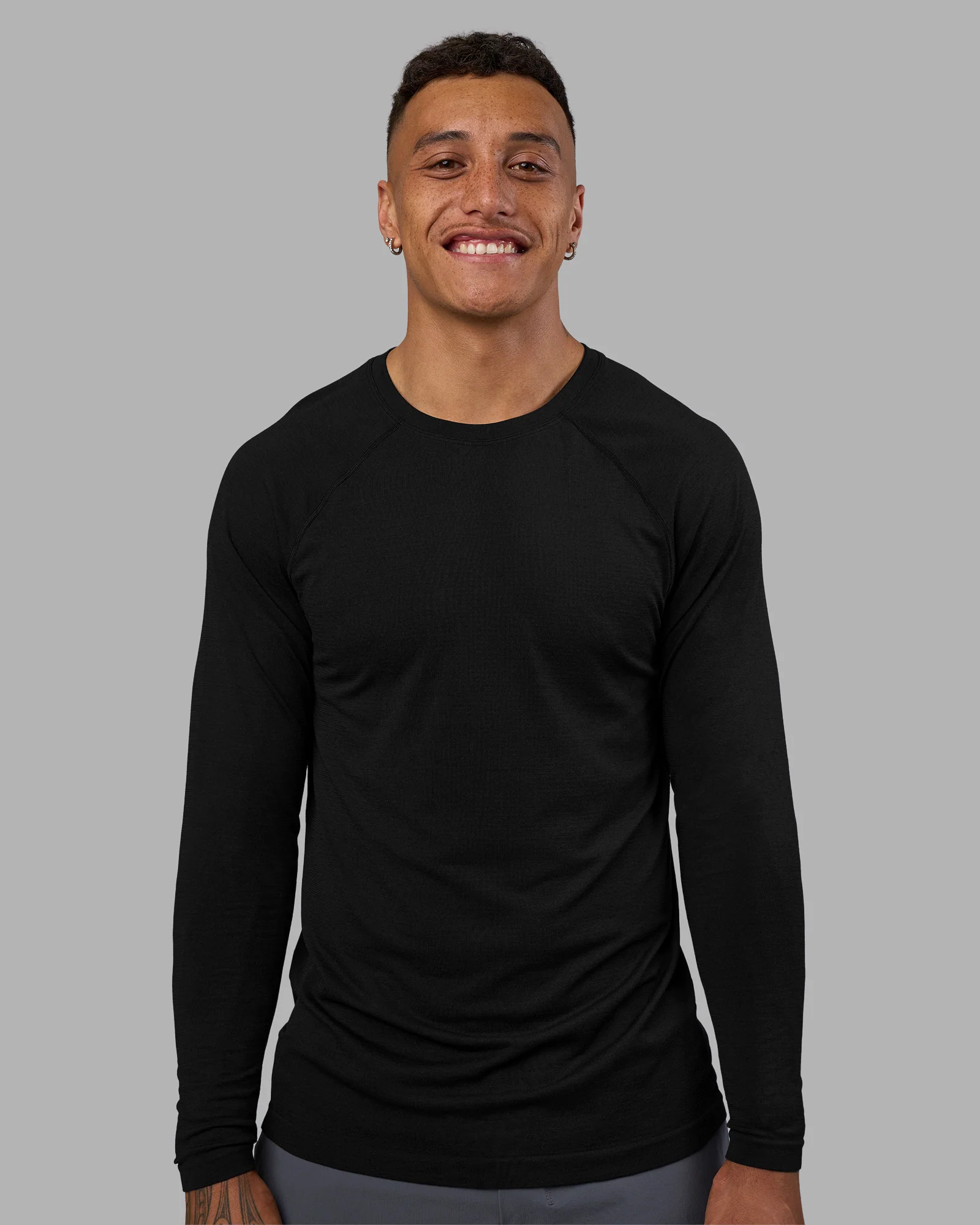 3948-aeroflx-seamless-long-sleeve-tee-black-marl-1.webp AeroFLX+ Seamless Long Sleeve Tee - Black Marl