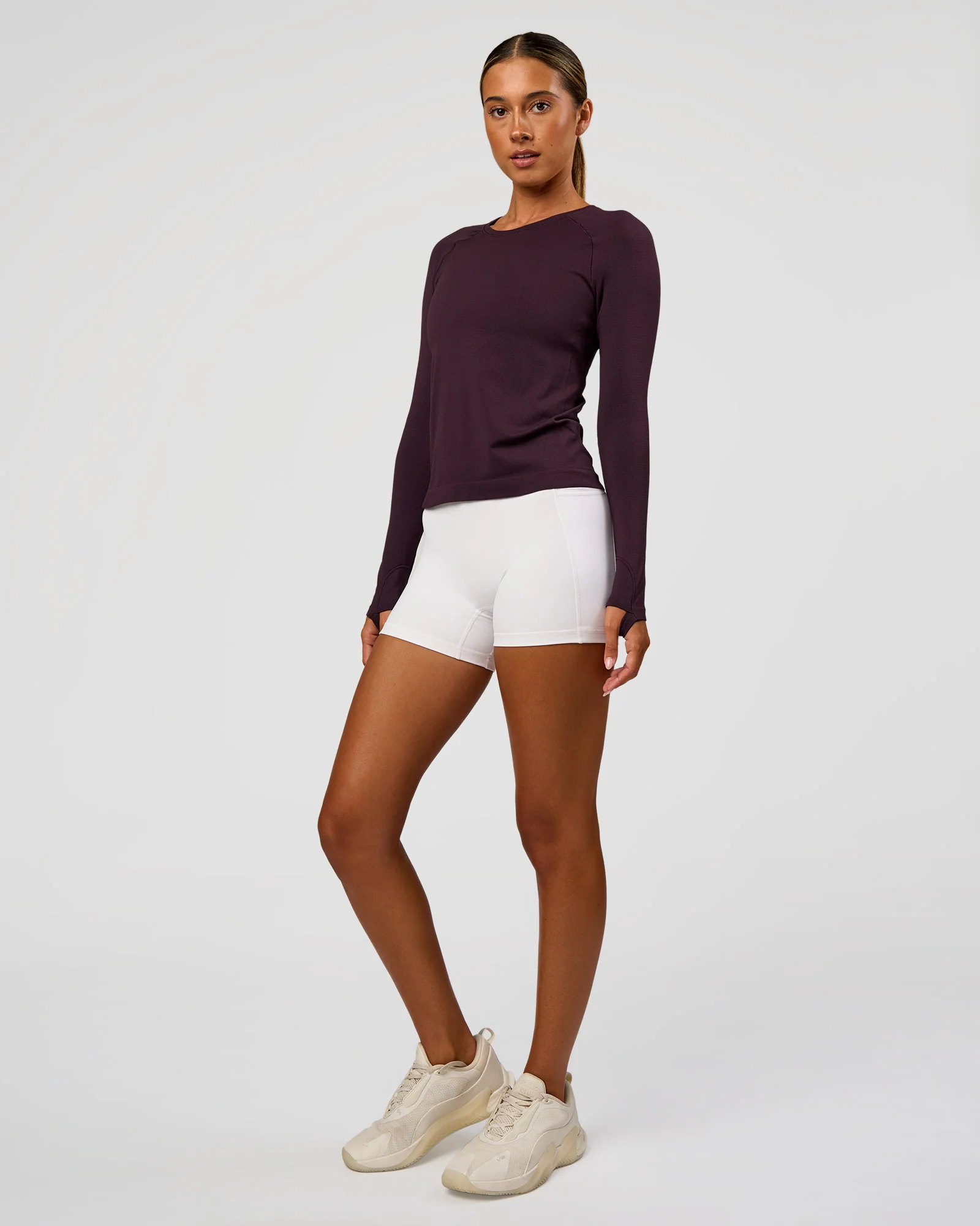 3964-aeroflx-seamless-long-sleeve-tee-midnight-plum-midnight-plum-4.webp AeroFLX+ Seamless Long Sleeve Tee - Midnight Plum/Midnight Plum