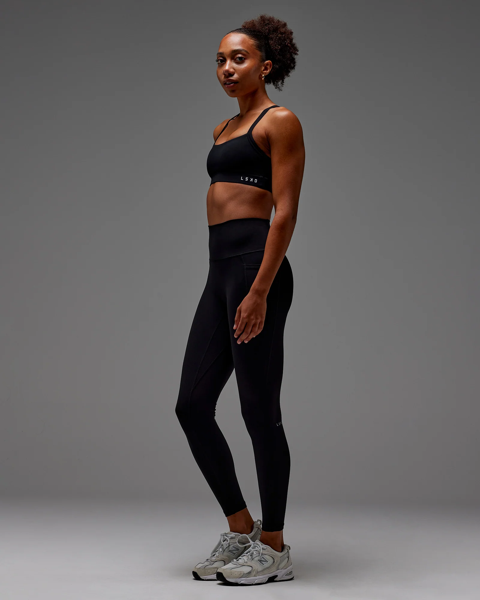 3989-fusion-ultra-high-rise-full-length-legging-pockets-black-23.webp Fusion Ultra High-Rise Full Length Legging Pockets - Black