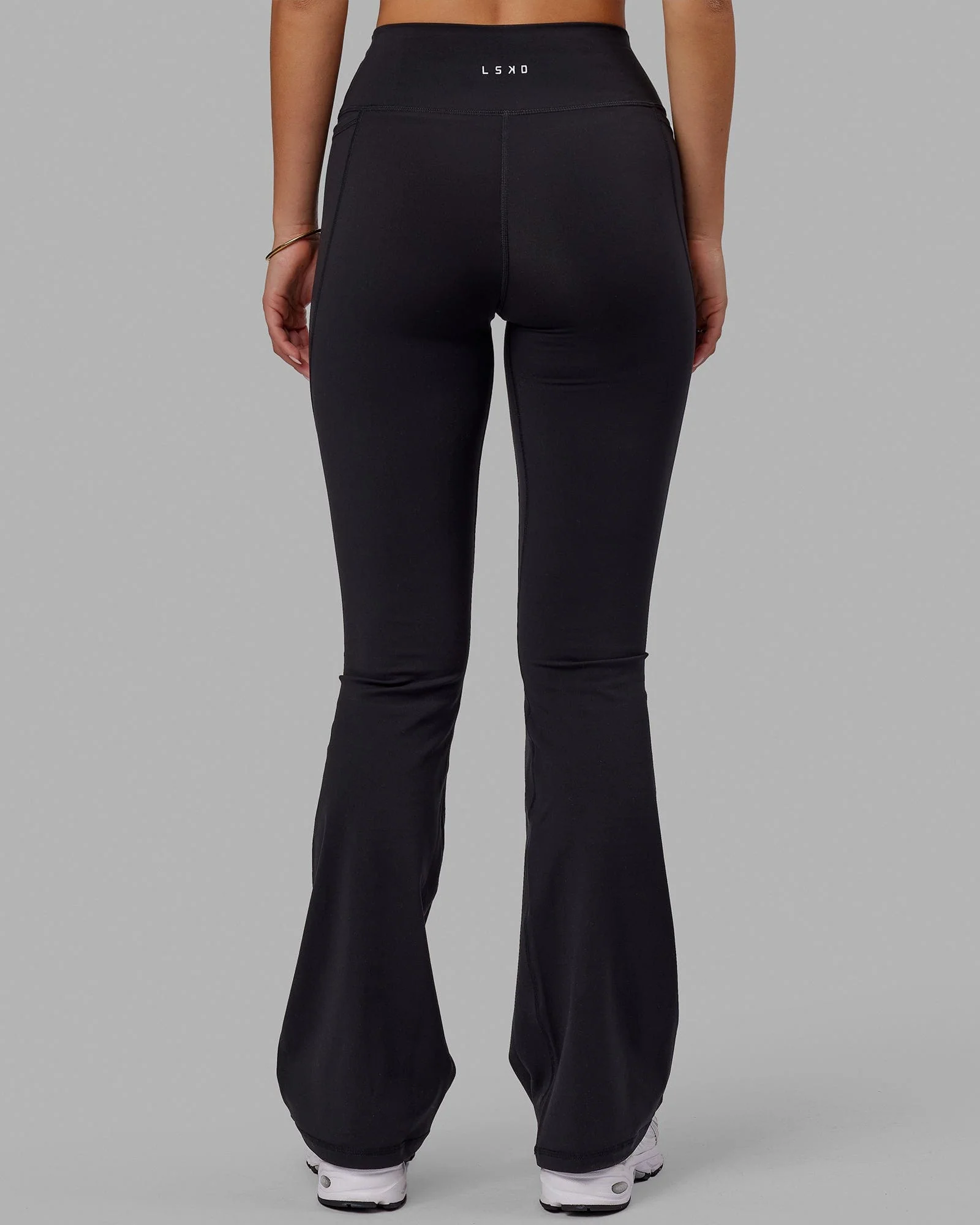 3998-fusion-ultra-high-rise-flared-legging-pockets-black-4.webp Fusion Ultra High-Rise Flared Legging Pockets - Black