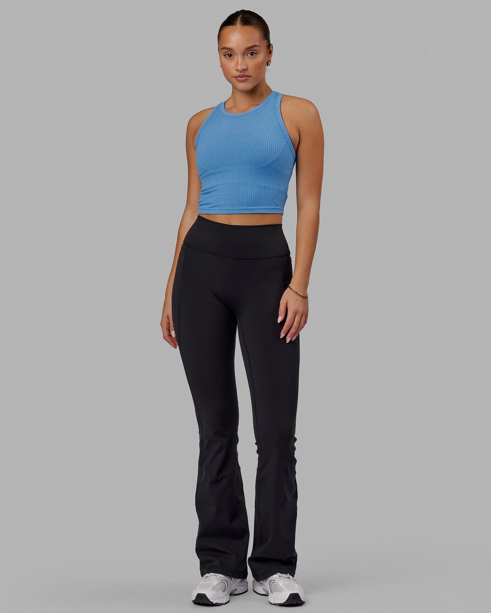 3998-fusion-ultra-high-rise-flared-legging-pockets-black-5.webp Fusion Ultra High-Rise Flared Legging Pockets - Black