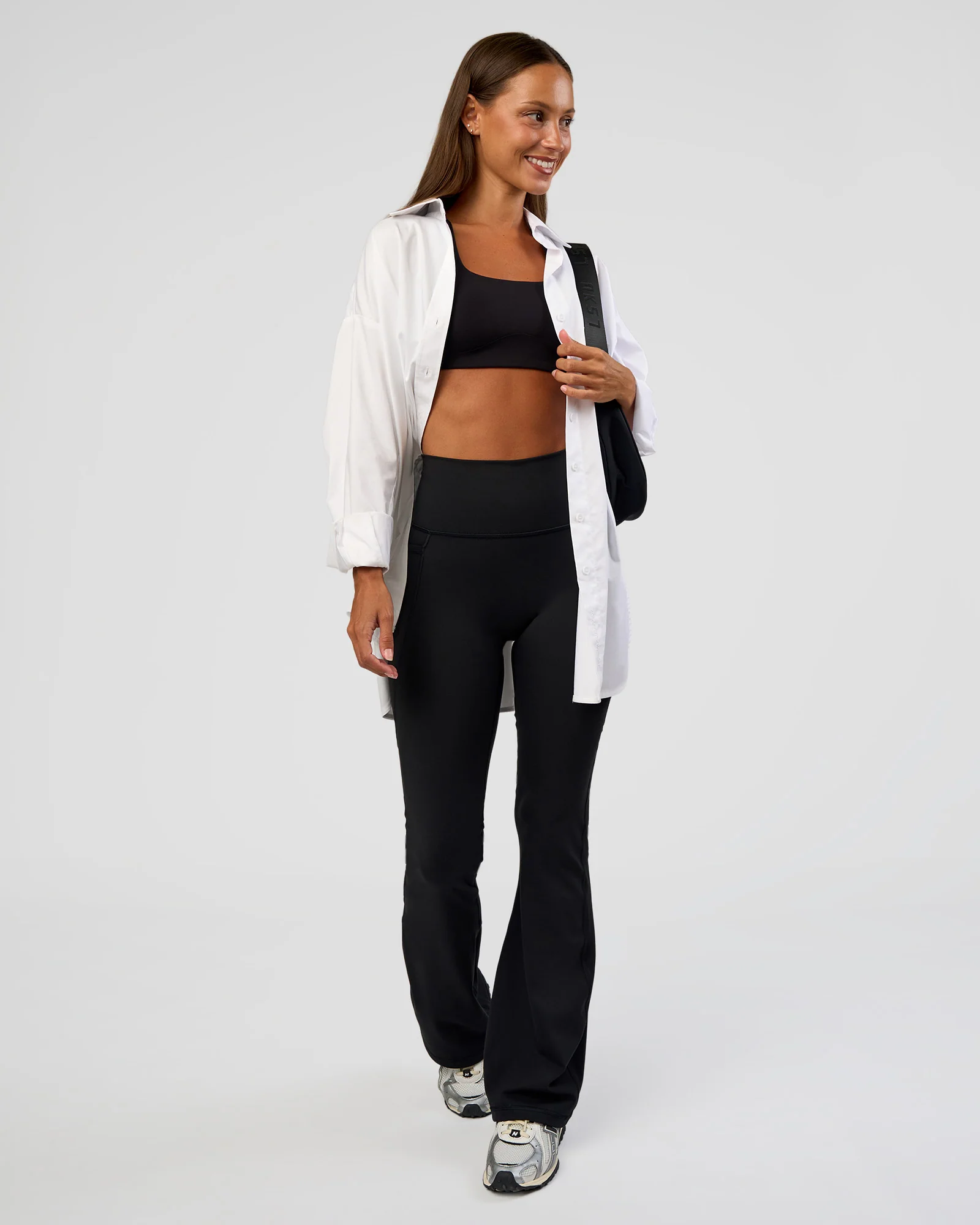4016-fusion-ultra-high-rise-flared-petite-legging-pockets-black-3.webp Fusion Ultra High-Rise Flared Petite Legging Pockets - Black