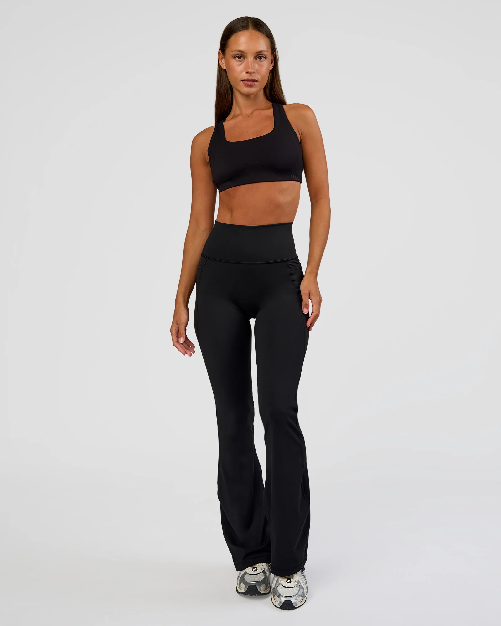 4016-fusion-ultra-high-rise-flared-petite-legging-pockets-black-5.webp Fusion Ultra High-Rise Flared Petite Legging Pockets - Black