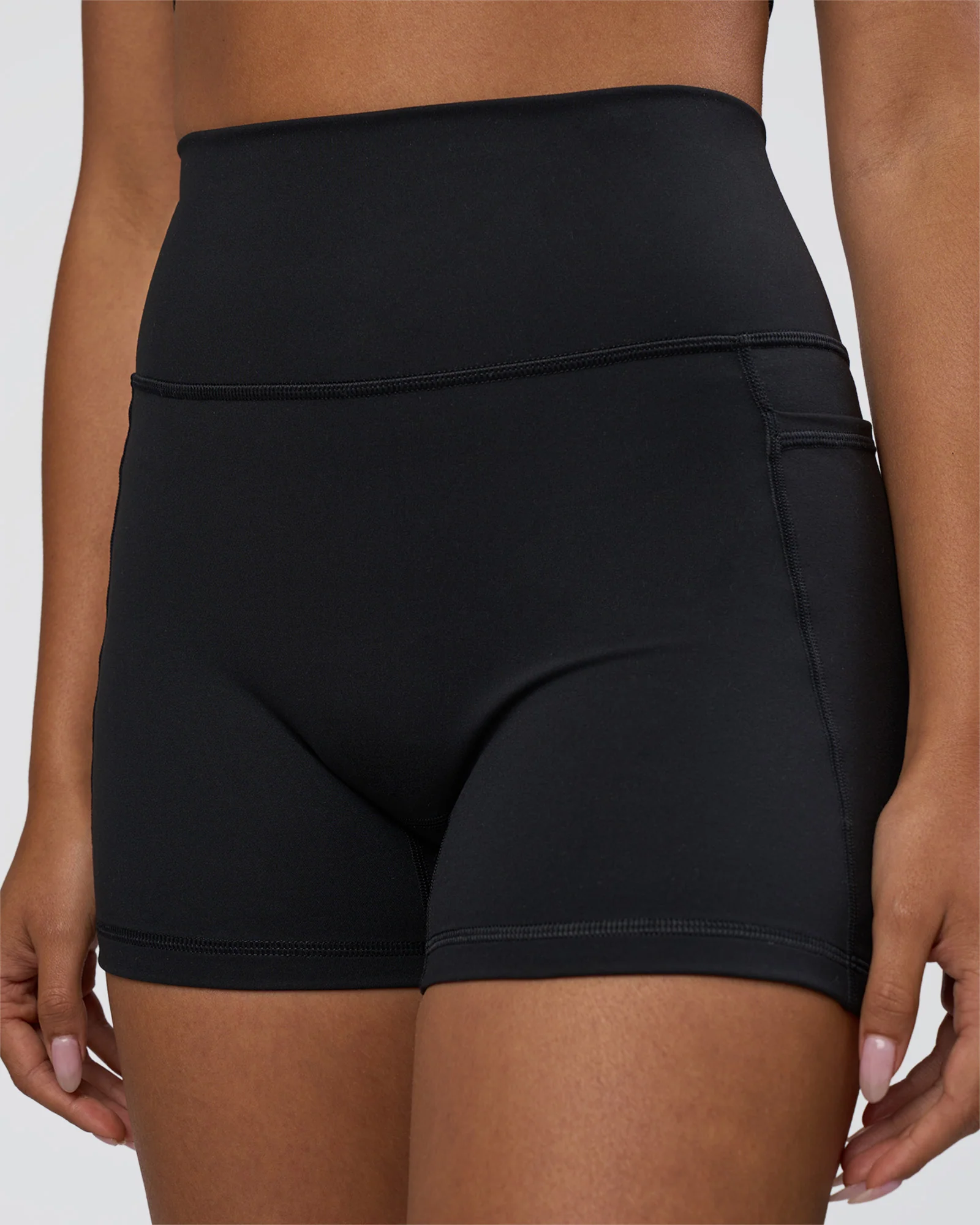 4025-fusion-ultra-high-rise-4-short-pockets-black-6.webp Fusion Ultra High-Rise 4" Short Pockets - Black