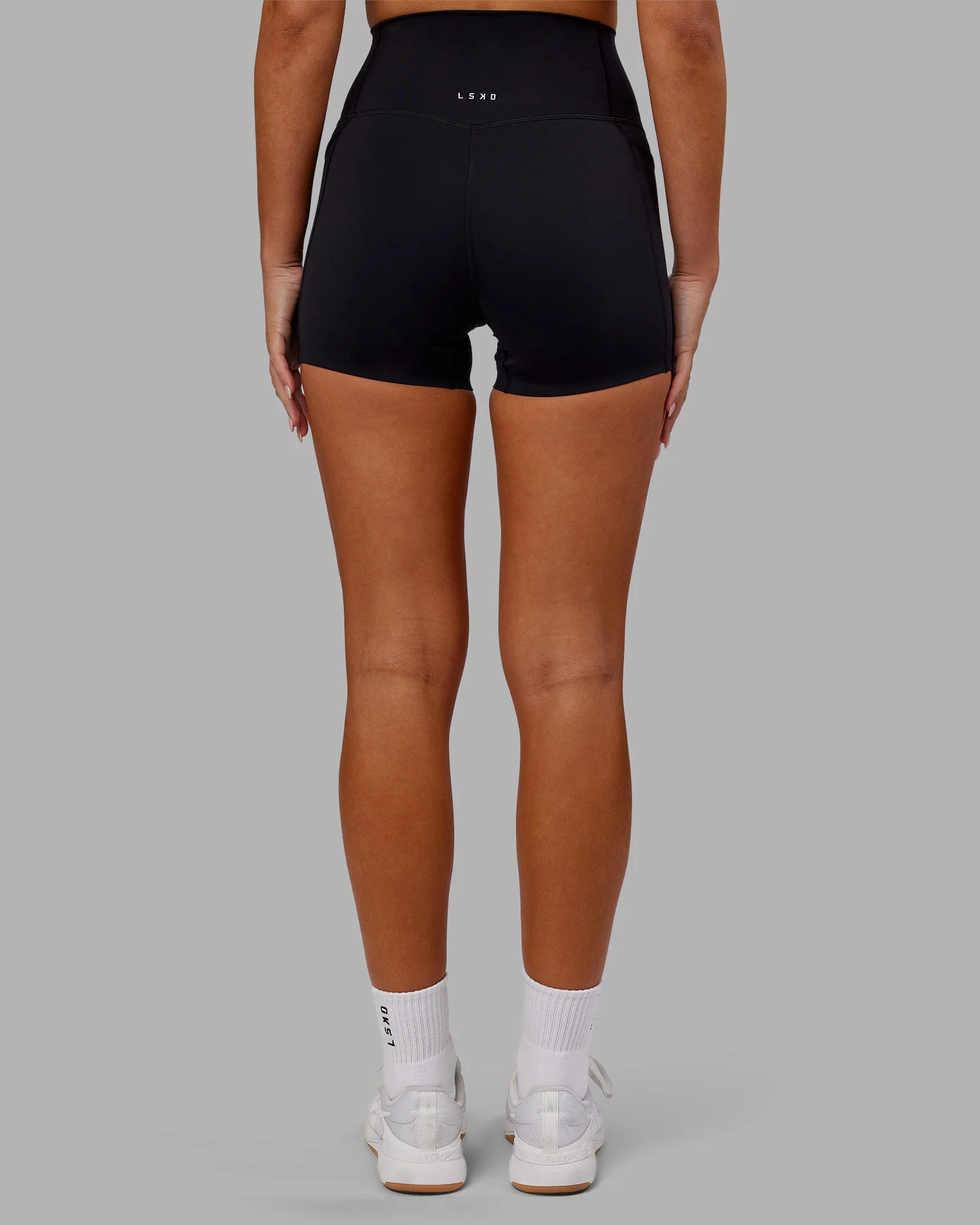 4043-elixir-ultra-high-rise-4-short-pockets-black-4.webp Elixir Ultra High-Rise 4" Short Pockets - Black