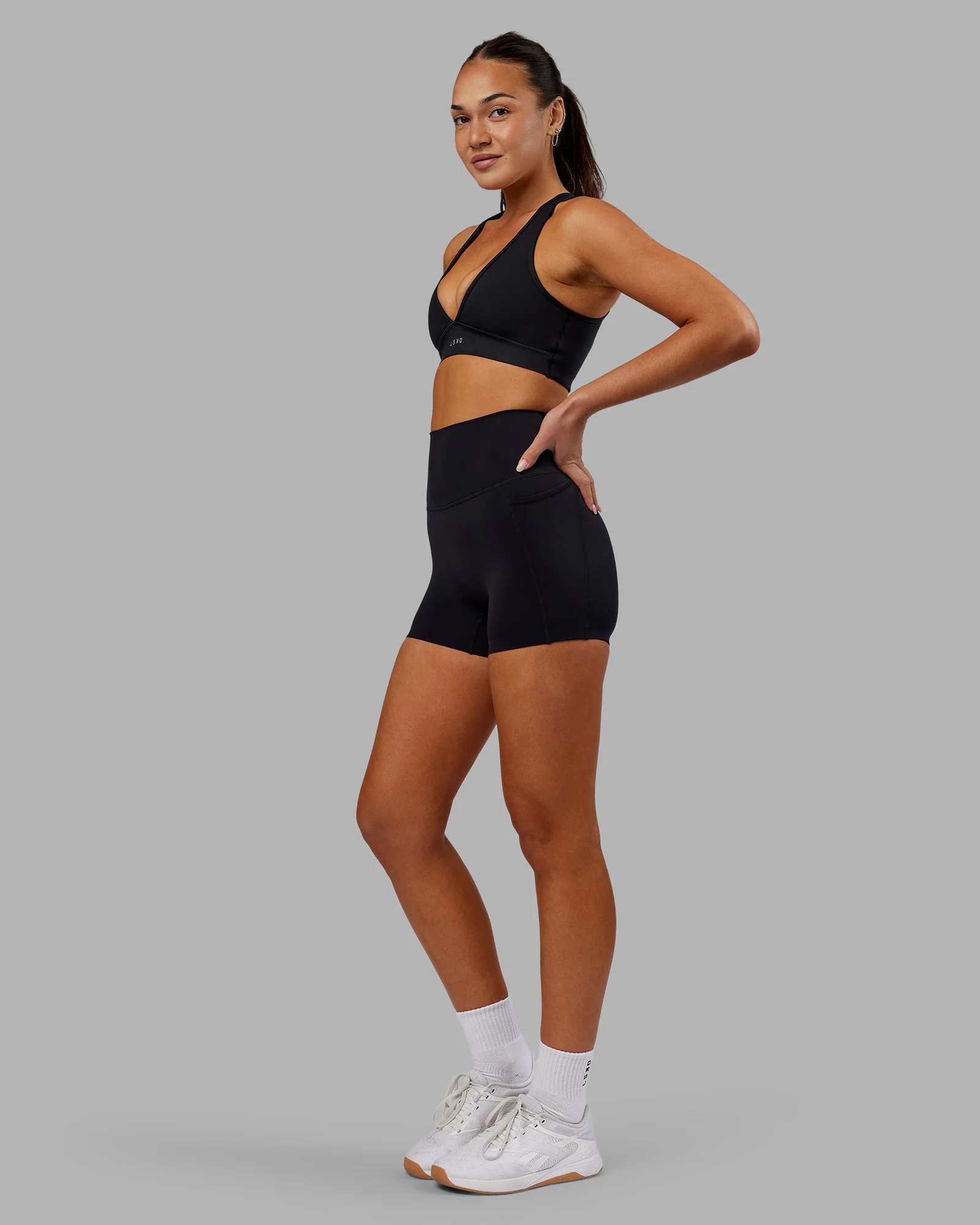 4043-elixir-ultra-high-rise-4-short-pockets-black-5.webp Elixir Ultra High-Rise 4" Short Pockets - Black