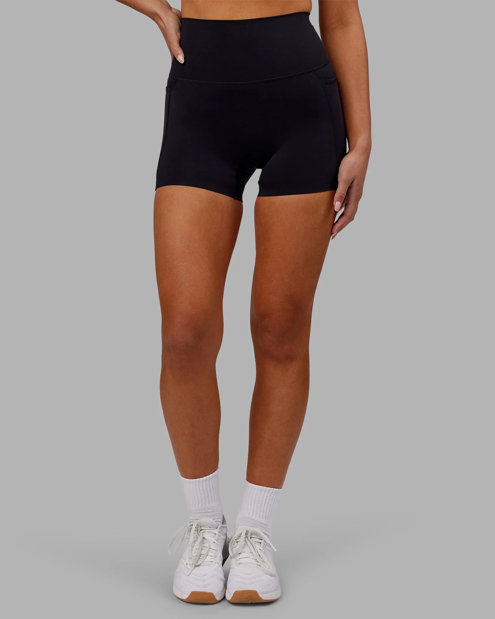 4043-elixir-ultra-high-rise-4-short-pockets-black-6.webp Elixir Ultra High-Rise 4" Short Pockets - Black