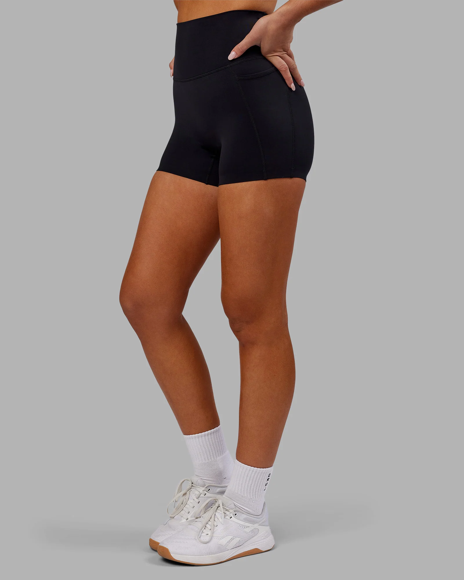 4043-elixir-ultra-high-rise-4-short-pockets-black-7.webp Elixir Ultra High-Rise 4" Short Pockets - Black