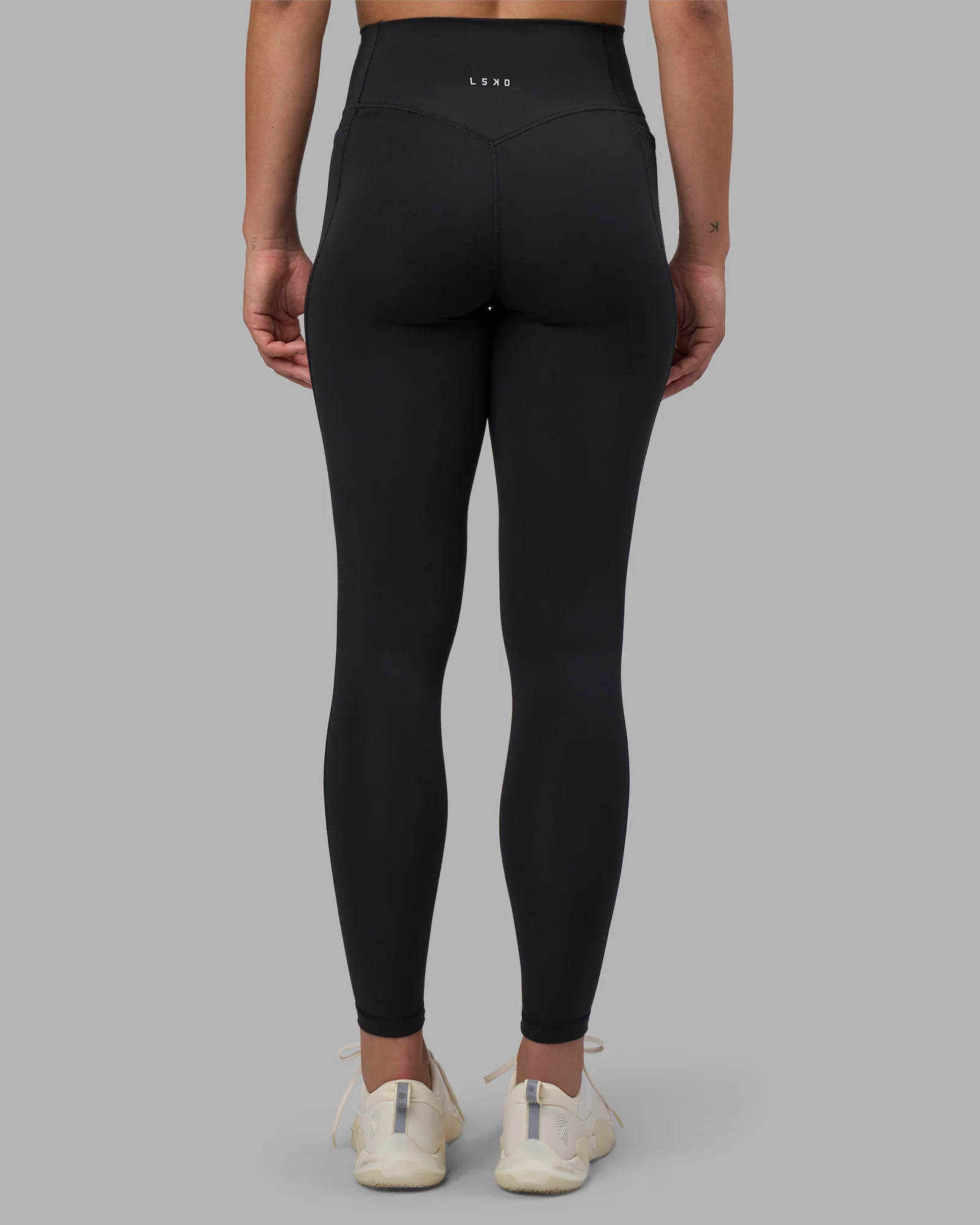 Fusion V-Contour Ultra High-Rise Full Length Legging Pockets - Black