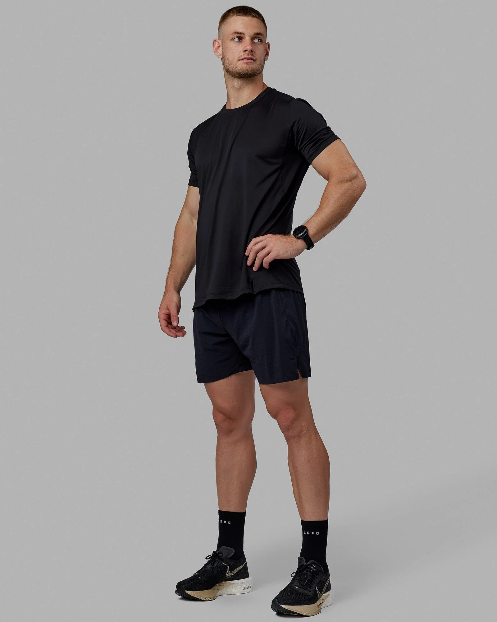 4131-pace-running-tee-black-5.webp Pace Running Tee - Black