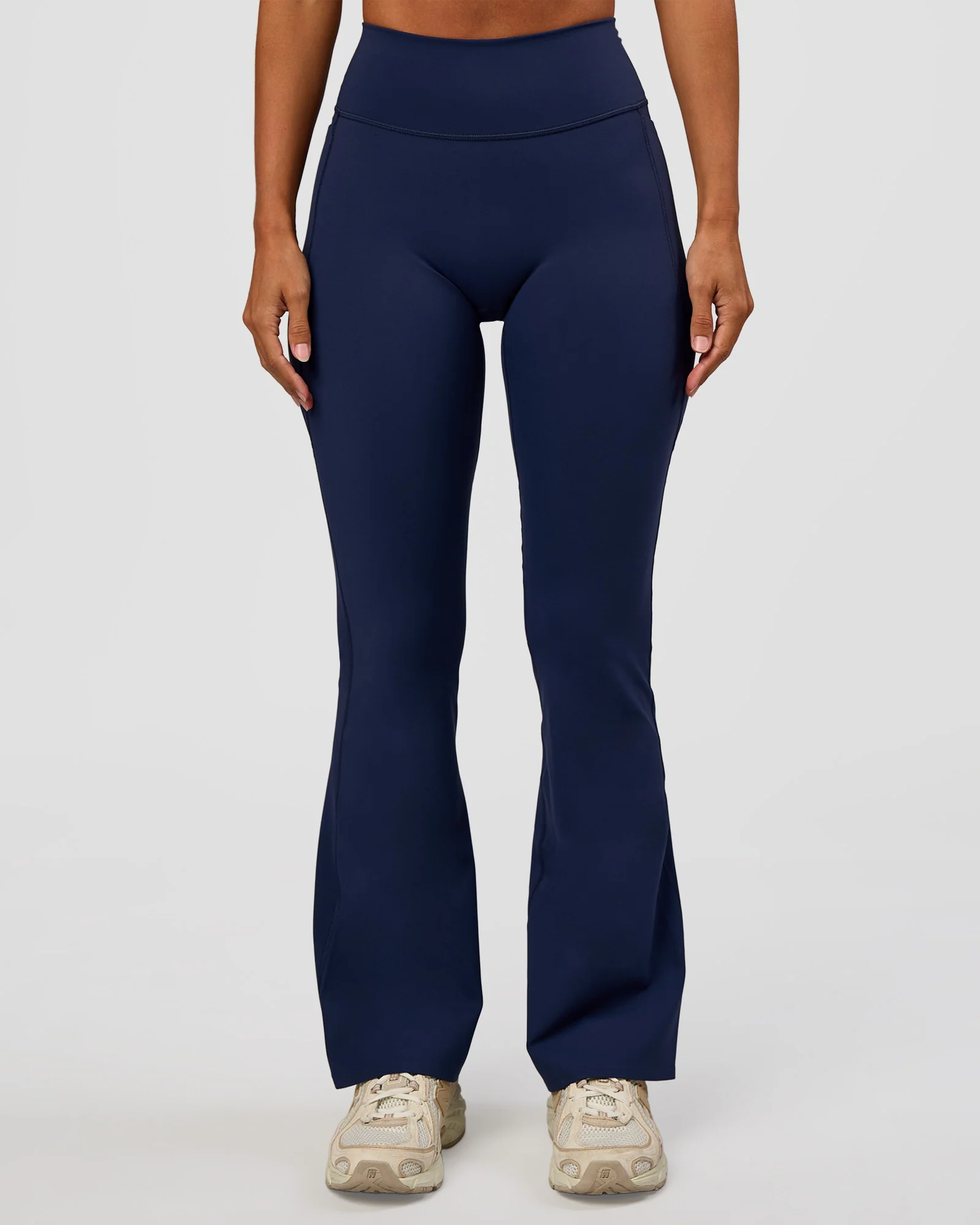 420-fusion-v-contour-high-rise-flared-petite-legging-pockets-future-navy-1.webp Fusion V-Contour High-Rise Flared Petite Legging Pockets - Future Navy