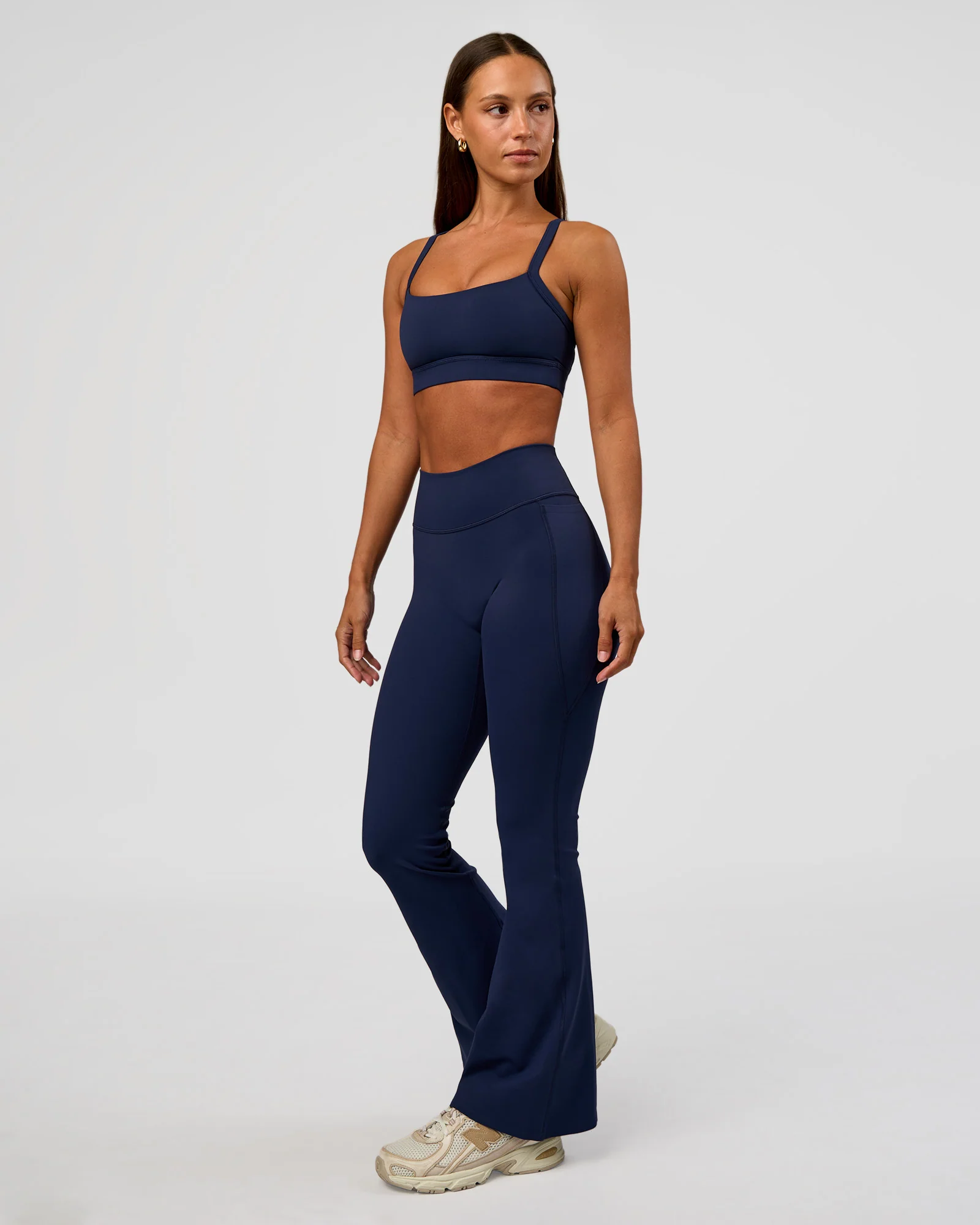 420-fusion-v-contour-high-rise-flared-petite-legging-pockets-future-navy-2.webp Fusion V-Contour High-Rise Flared Petite Legging Pockets - Future Navy