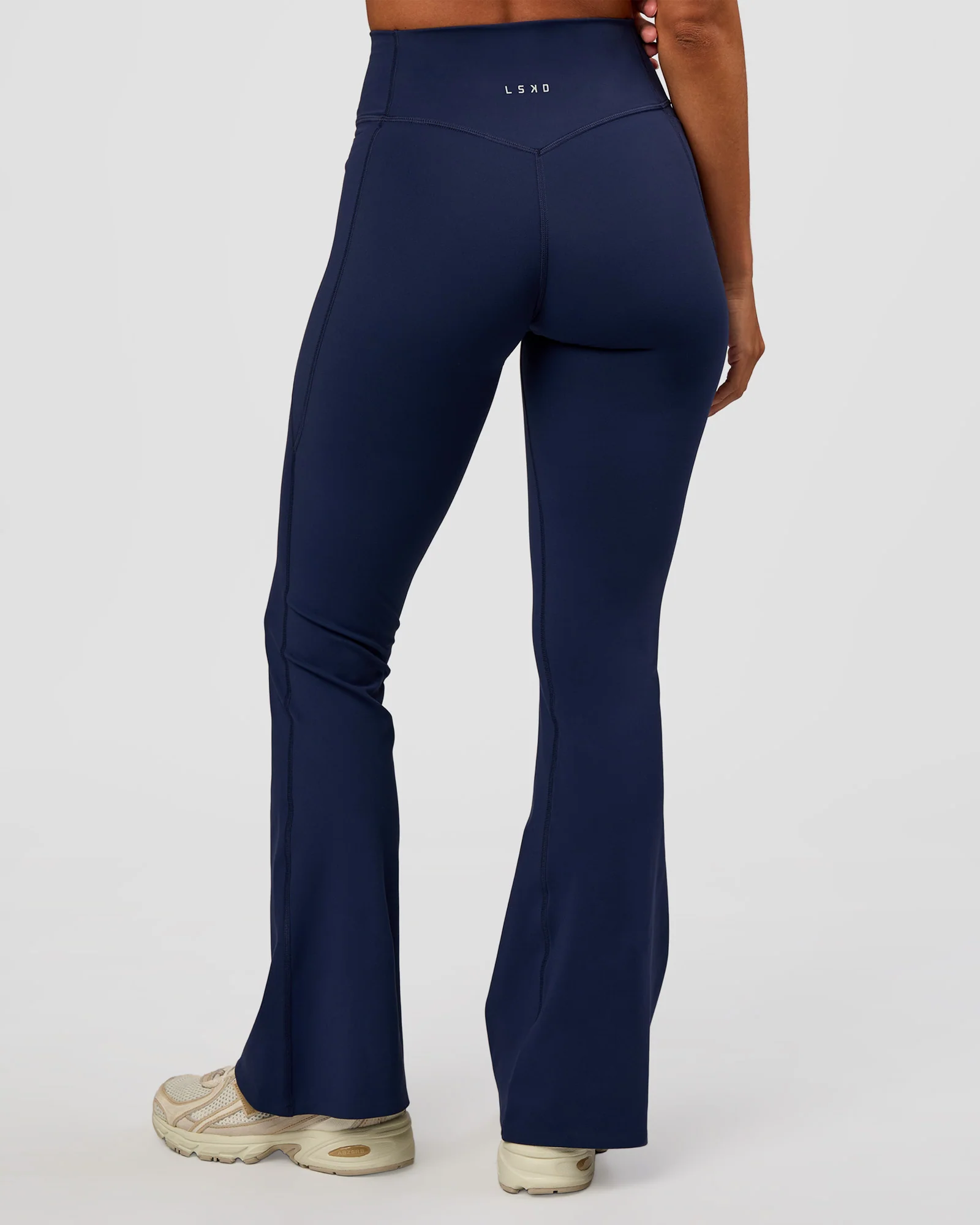 420-fusion-v-contour-high-rise-flared-petite-legging-pockets-future-navy-3.webp Fusion V-Contour High-Rise Flared Petite Legging Pockets - Future Navy