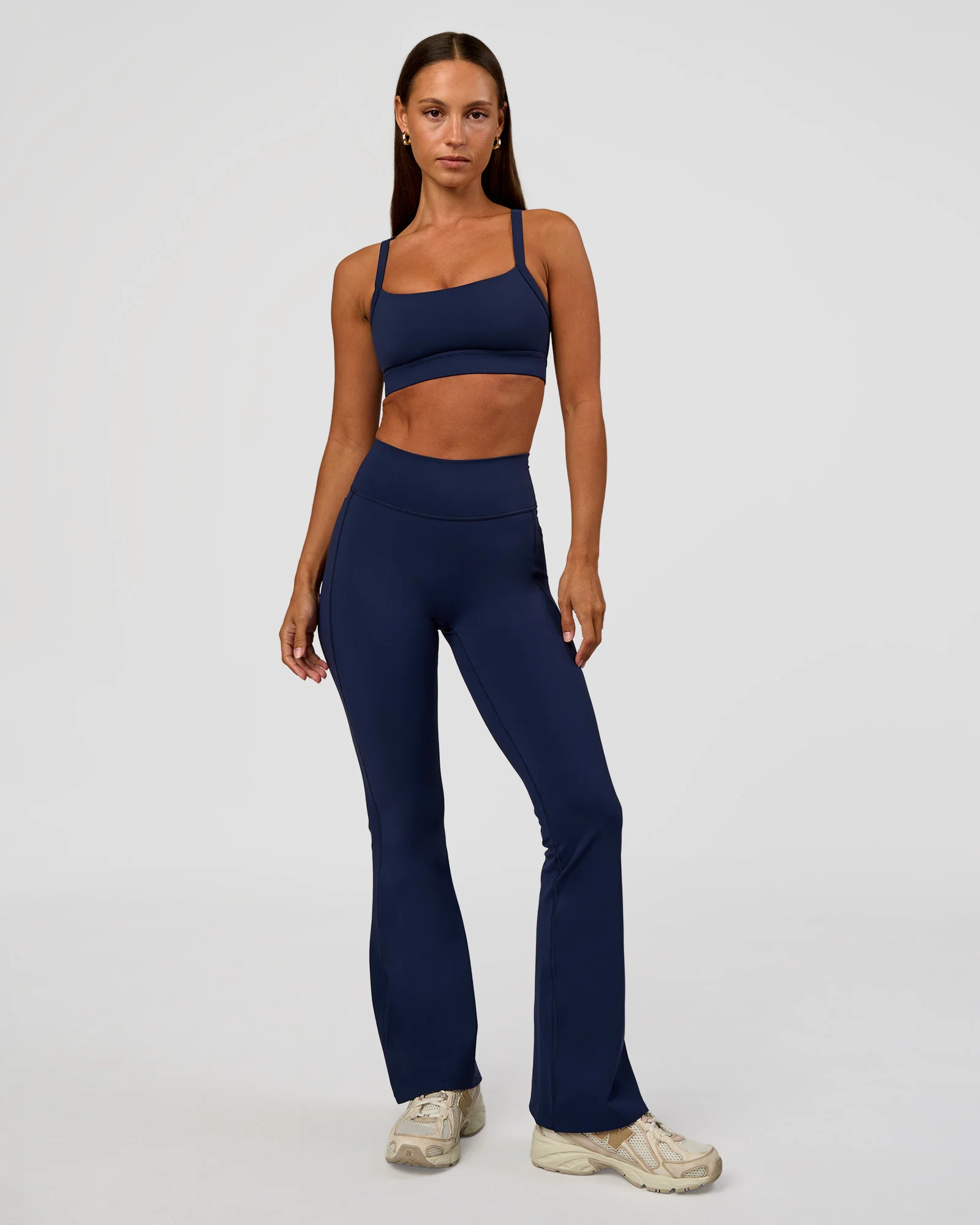 420-fusion-v-contour-high-rise-flared-petite-legging-pockets-future-navy-5.webp Fusion V-Contour High-Rise Flared Petite Legging Pockets - Future Navy