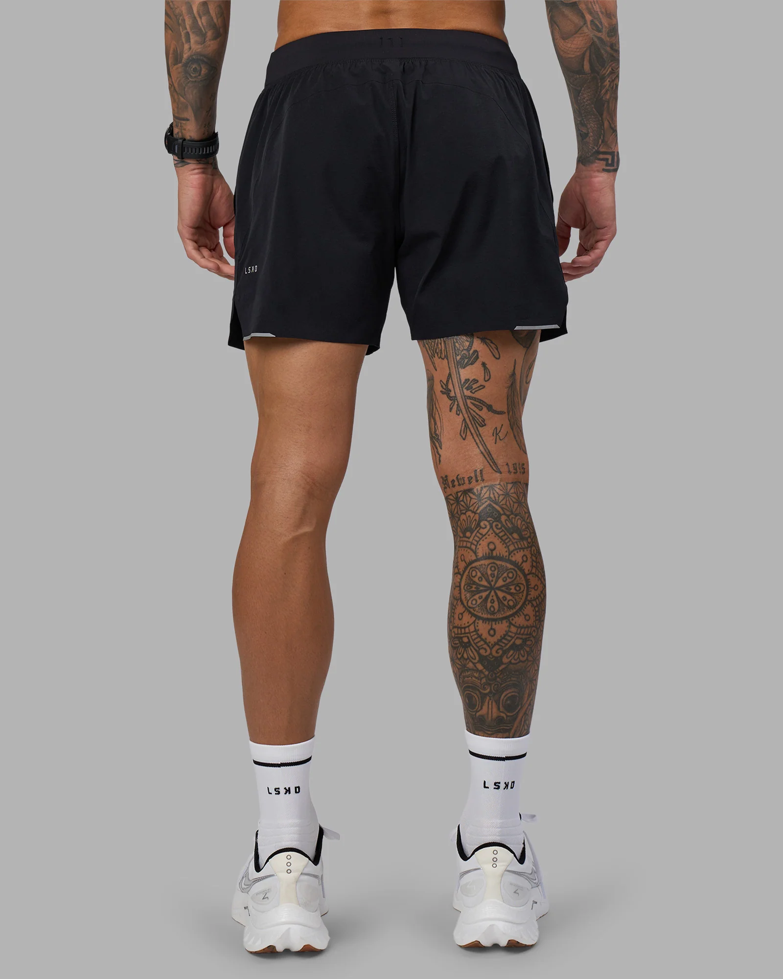 4243-hybrid-5-short-black-reflective-4.webp Hybrid 5" Short - Black-Reflective