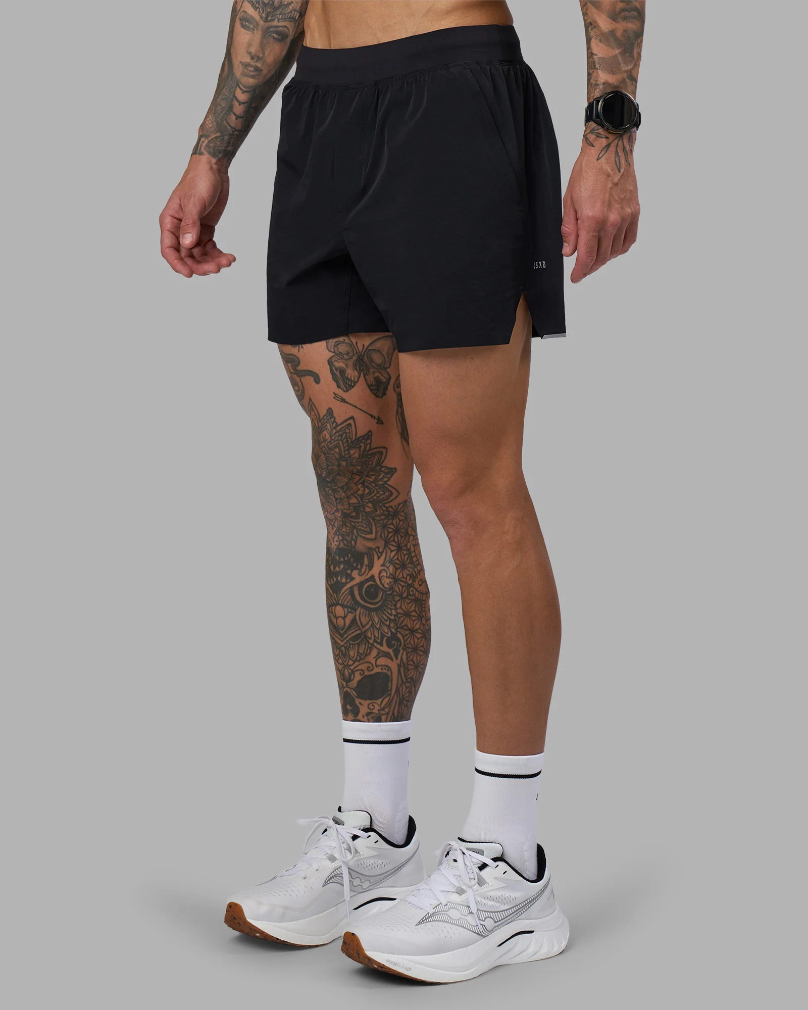 4243-hybrid-5-short-black-reflective-9.webp Hybrid 5" Short - Black-Reflective