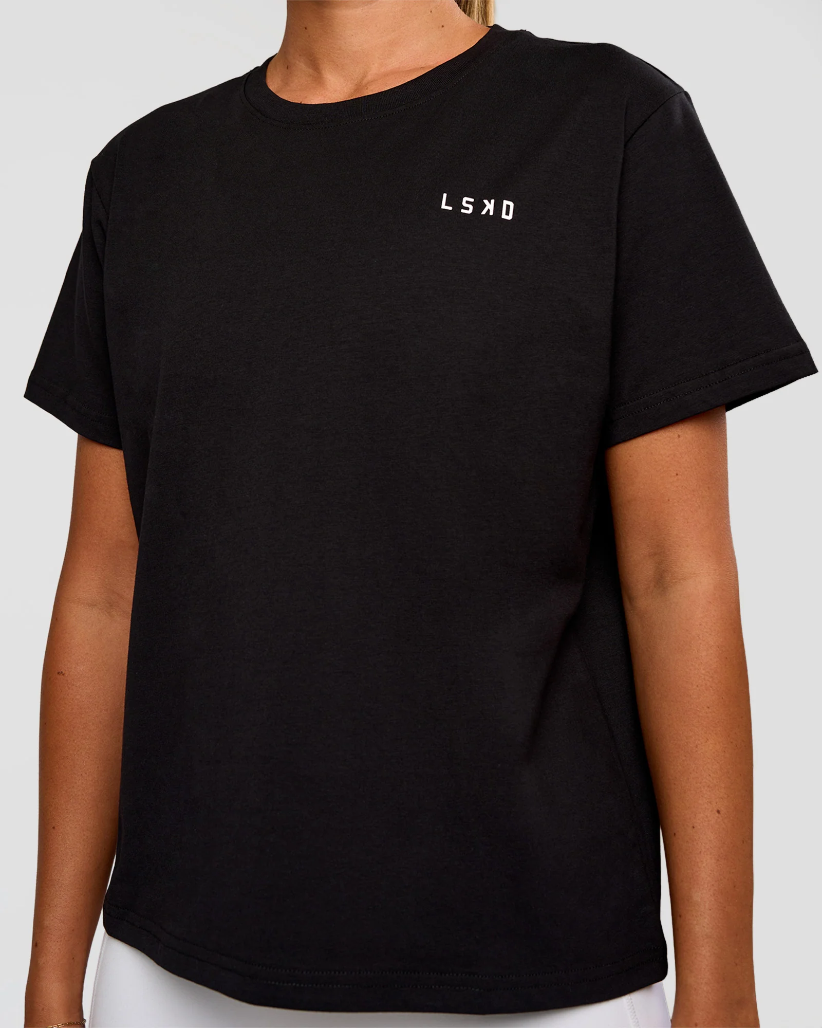4312-vs6-flxcotton-regular-fit-tee-black-white-5.webp VS6 FLXCotton Regular Fit Tee - Black-White