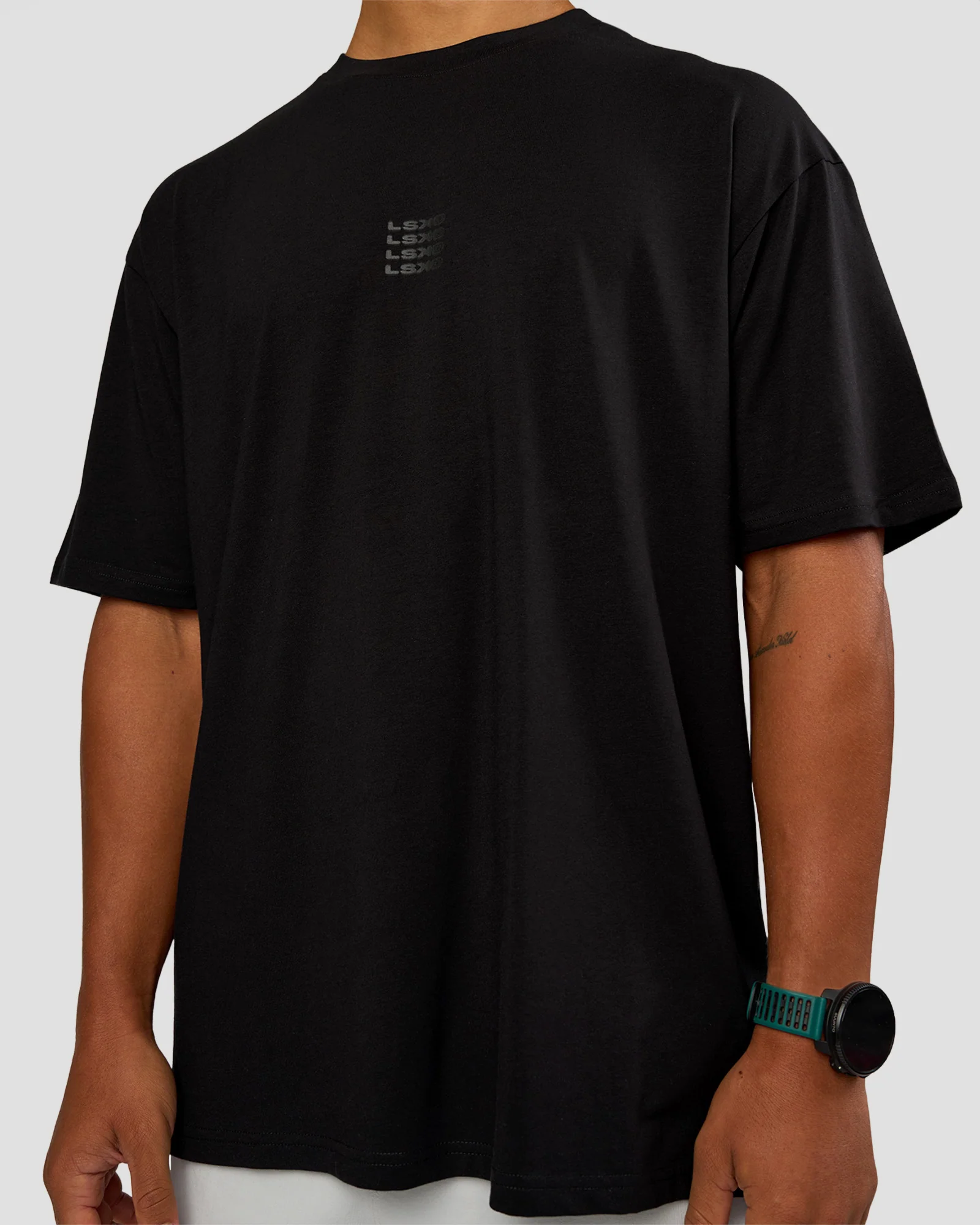 4355-everyday-elevation-flxcotton-oversized-tee-black-black-10.webp Everyday Elevation FLXCotton Oversized Tee - Black-Black